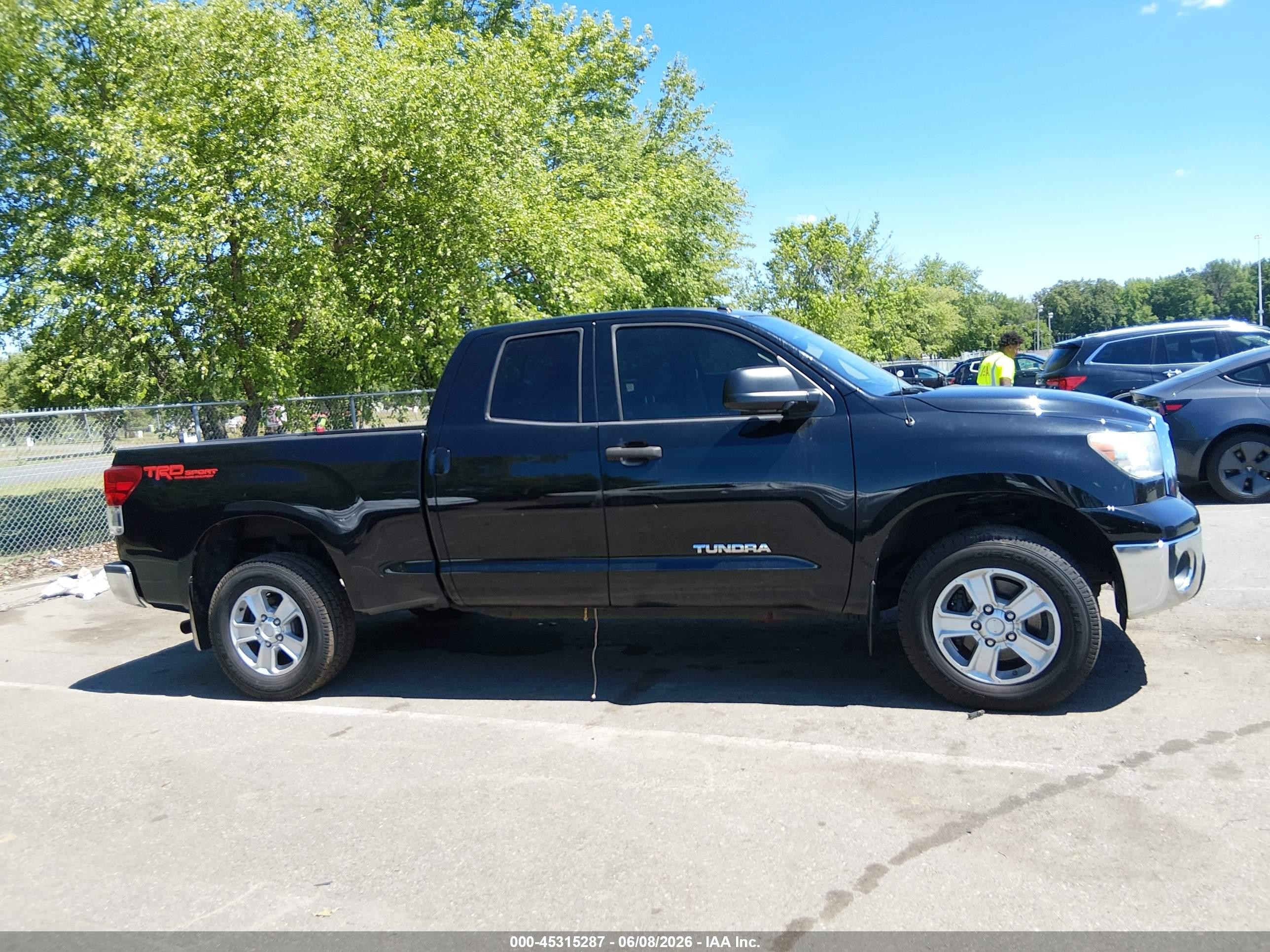 2013 Toyota Tundra Grade 4.6l V8 Черный vin: 5TFUM5F17DX047686