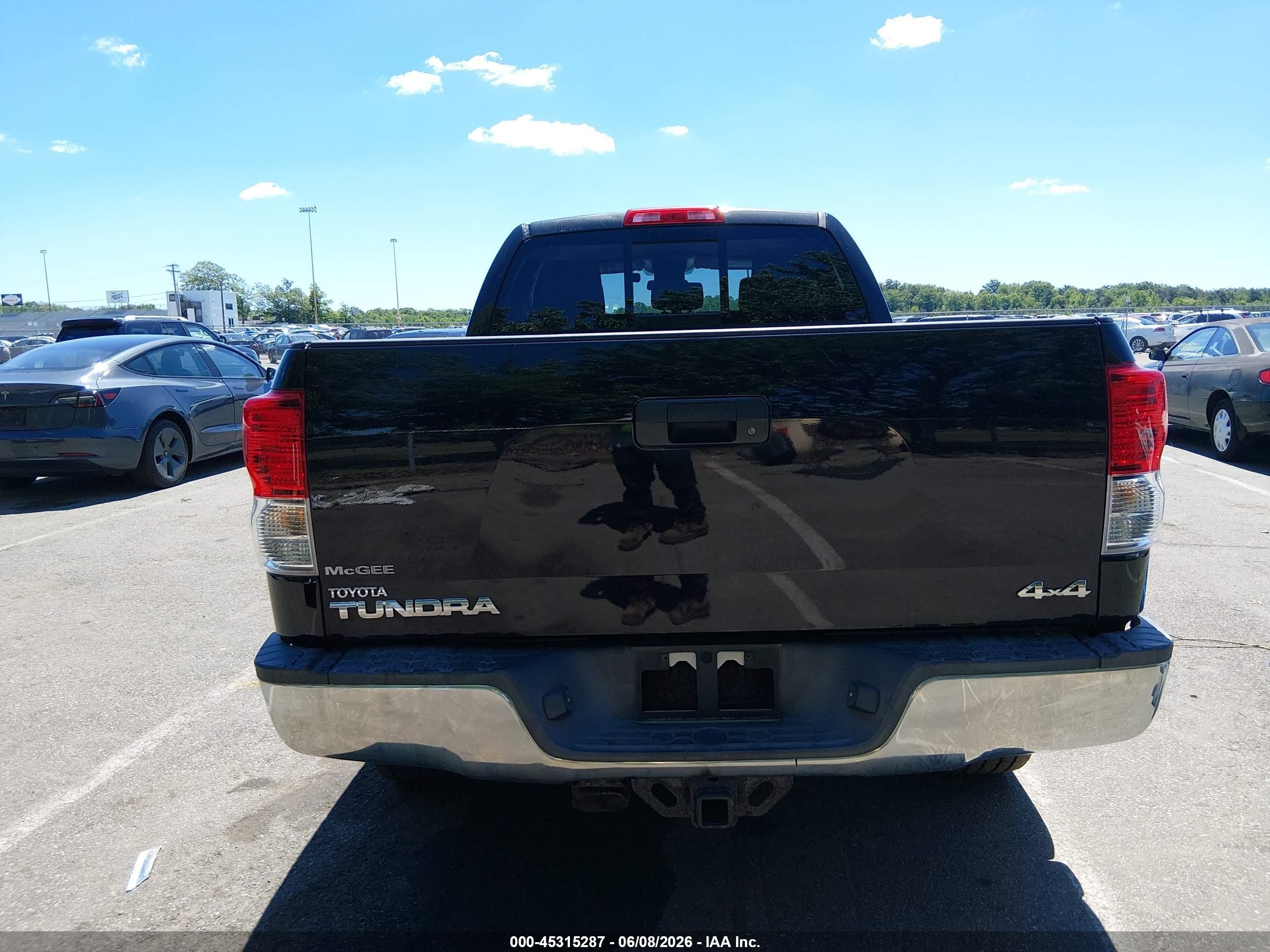 2013 Toyota Tundra Grade 4.6l V8 Черный vin: 5TFUM5F17DX047686