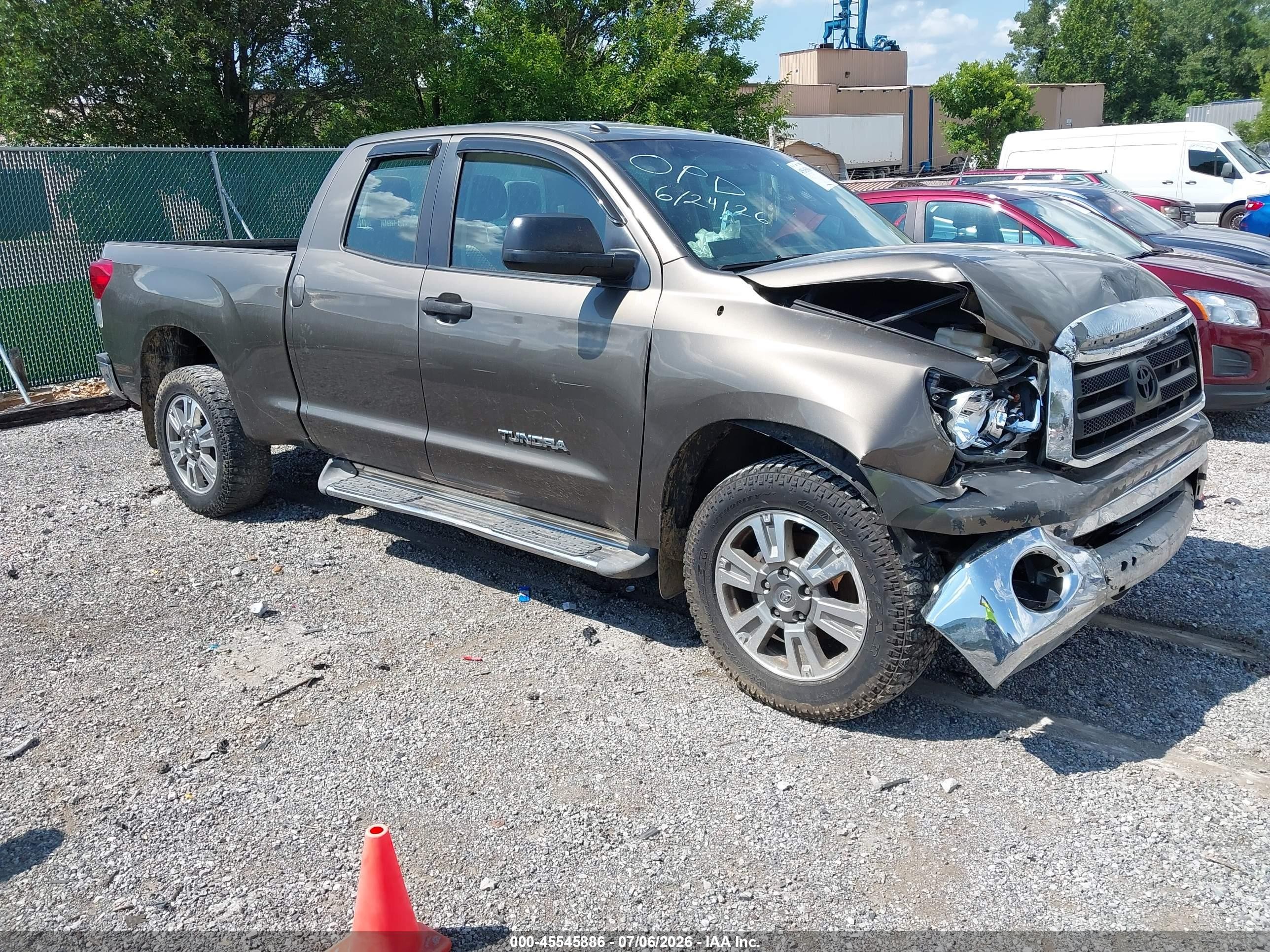 2010 Toyota Tundra Grade 4.6l V8 Beige vin: 5TFUM5F18AX009718