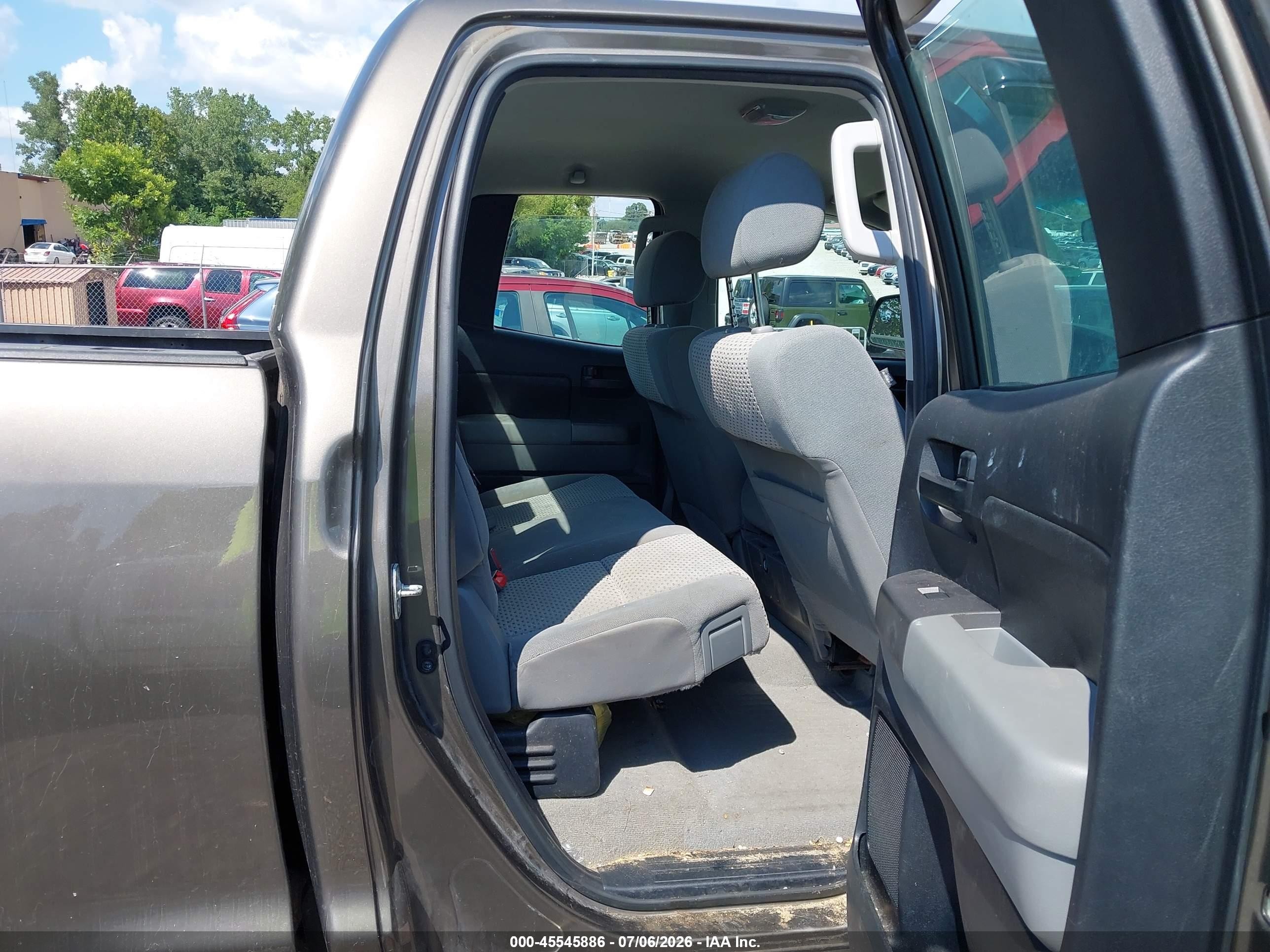 2010 Toyota Tundra Grade 4.6l V8 Beige vin: 5TFUM5F18AX009718