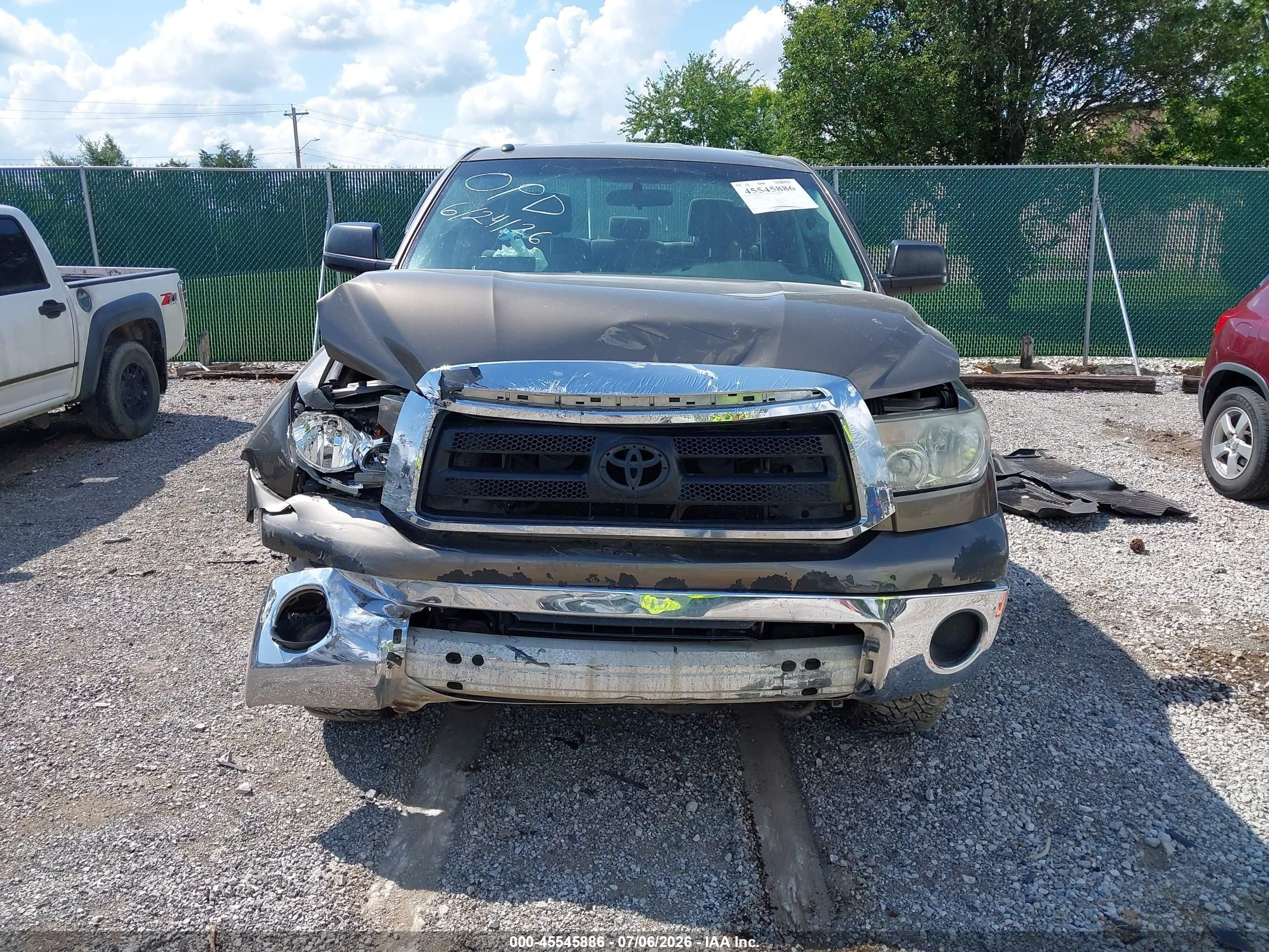2010 Toyota Tundra Grade 4.6l V8 Beige vin: 5TFUM5F18AX009718