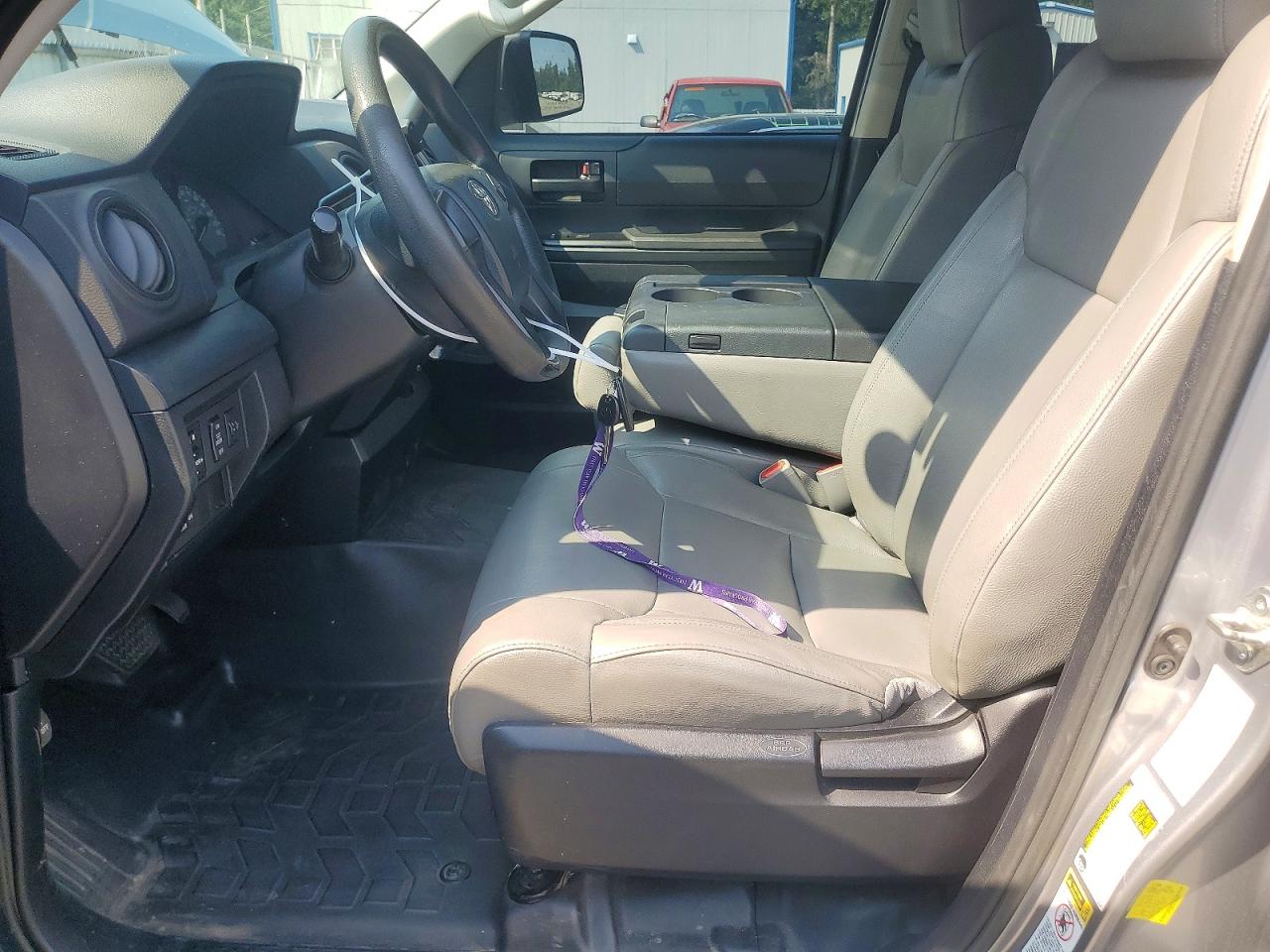 2014 Toyota Tundra Sr Серебряный vin: 5TFUM5F18EX050453