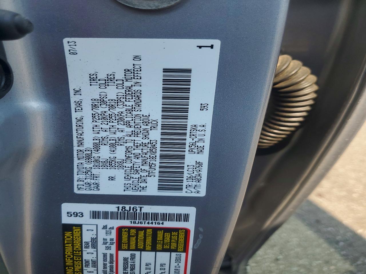 2014 Toyota Tundra Sr Серебряный vin: 5TFUM5F18EX050453
