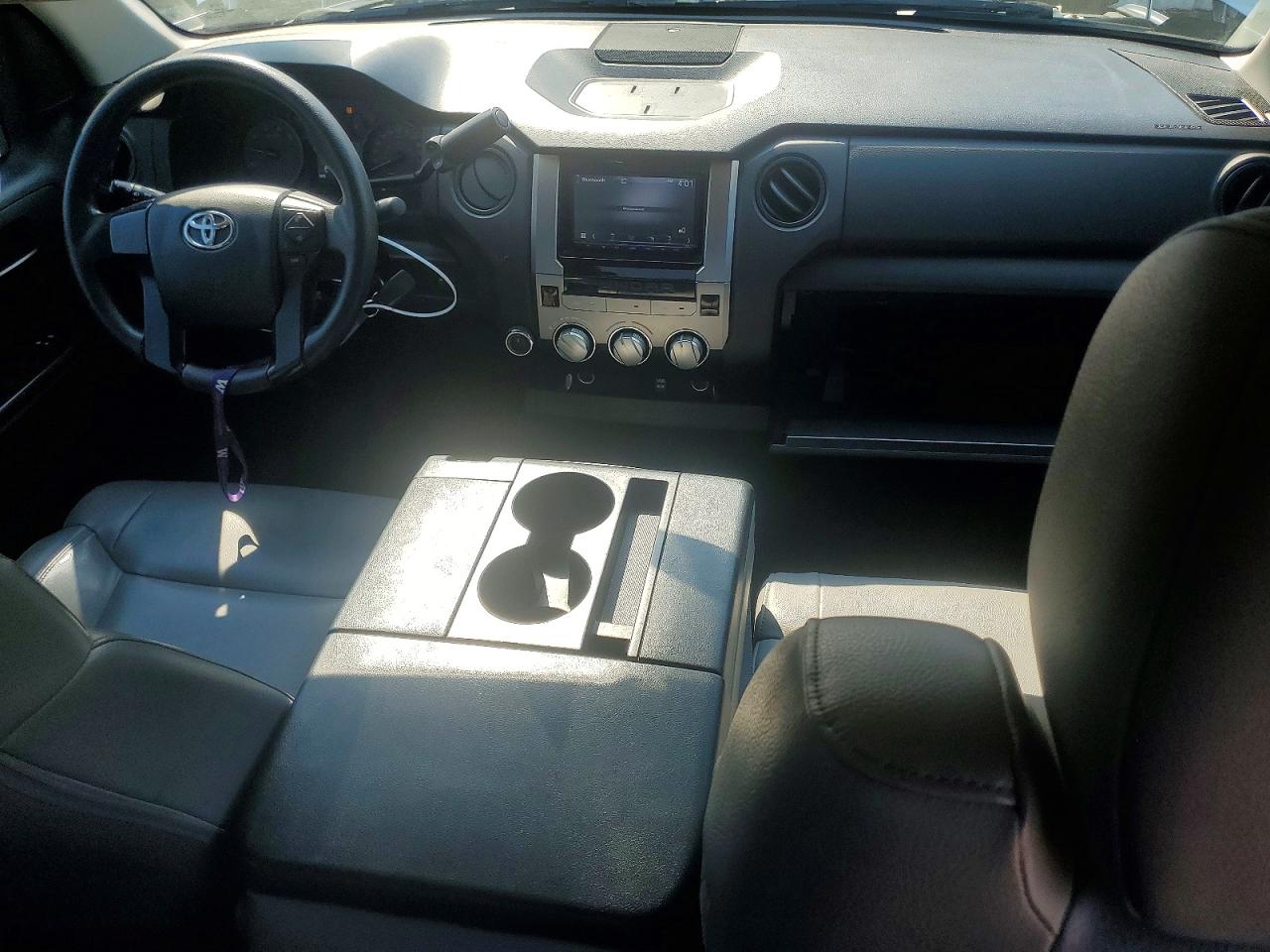 2014 Toyota Tundra Sr Серебряный vin: 5TFUM5F18EX050453