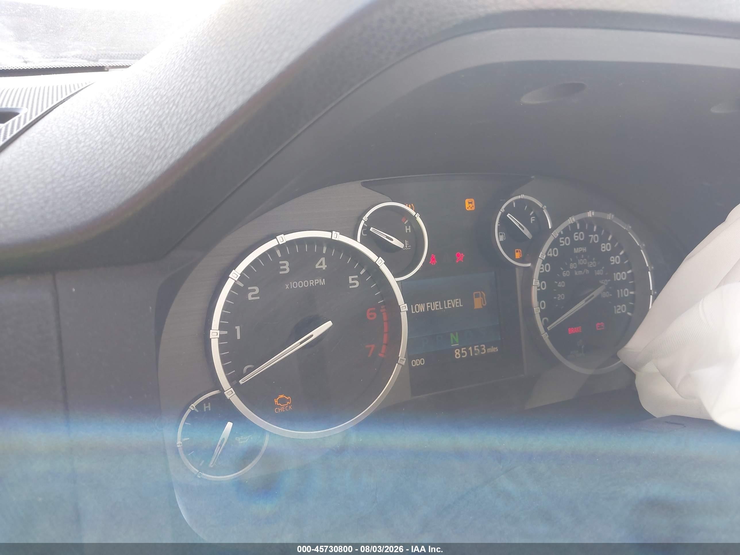 2014 Toyota Tundra Sr5 4.6l V8 Silver vin: 5TFUM5F18EX056544