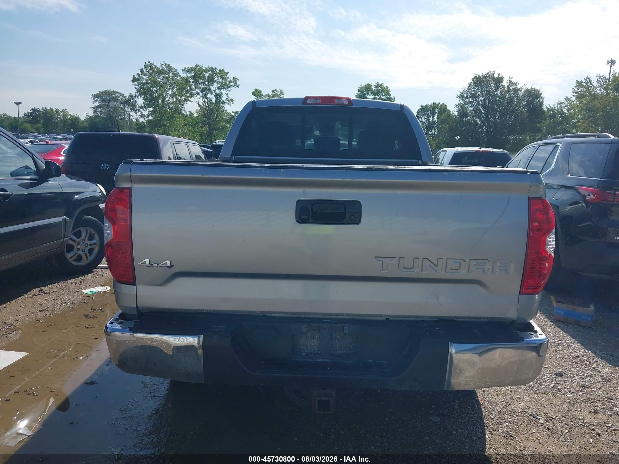 2014 Toyota Tundra Sr5 4.6l V8 Silver vin: 5TFUM5F18EX056544