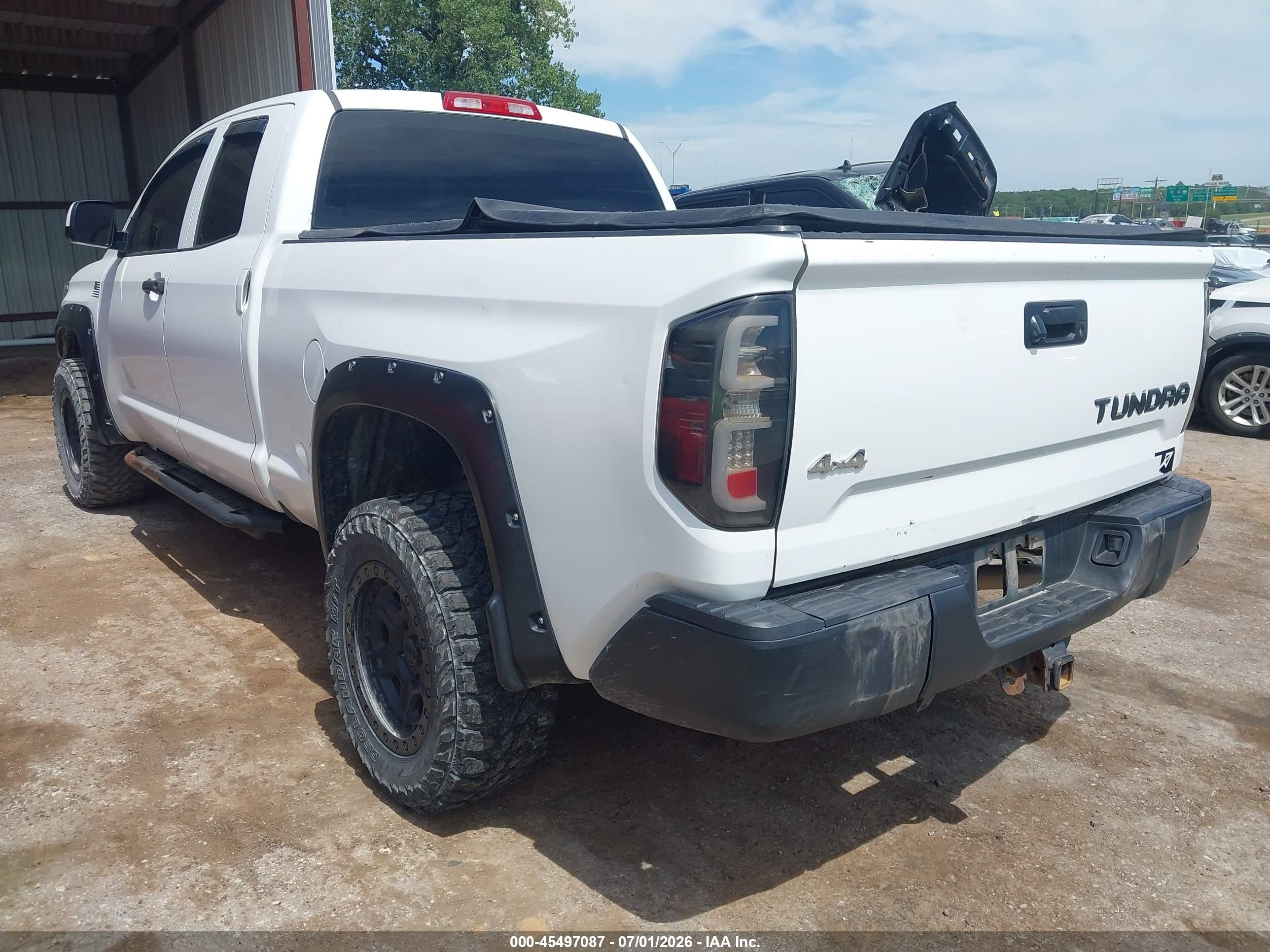 2014 Toyota Tundra Sr 4.6l V8 White vin: 5TFUM5F18EX058553