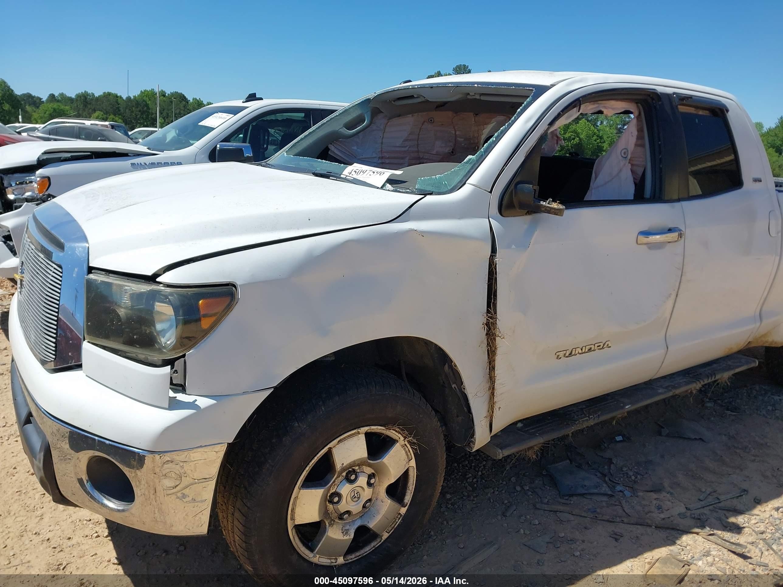 2010 Toyota Tundra Grade 4.6l V8 White vin: 5TFUM5F19AX002471
