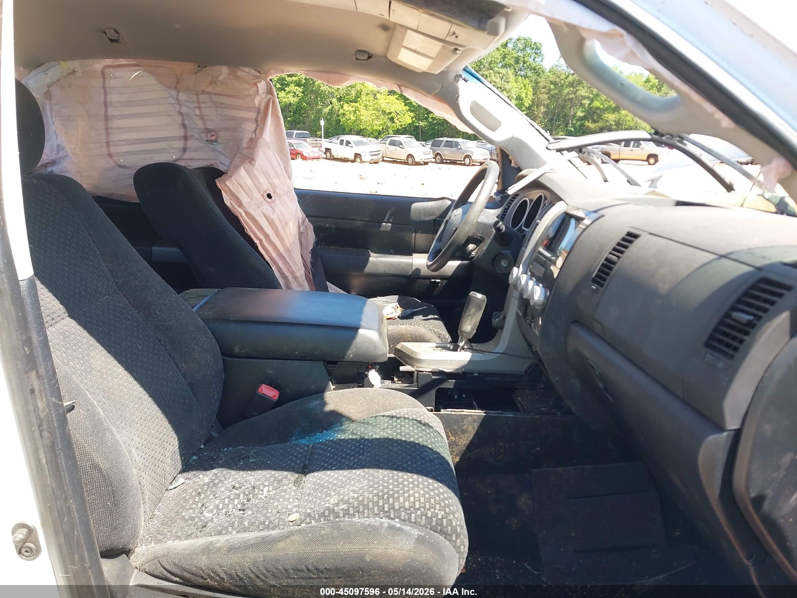 2010 Toyota Tundra Grade 4.6l V8 White vin: 5TFUM5F19AX002471