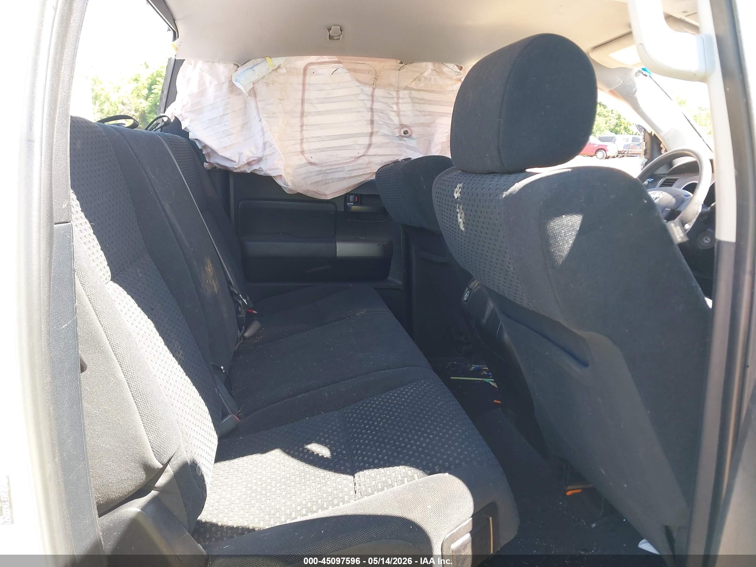2010 Toyota Tundra Grade 4.6l V8 White vin: 5TFUM5F19AX002471