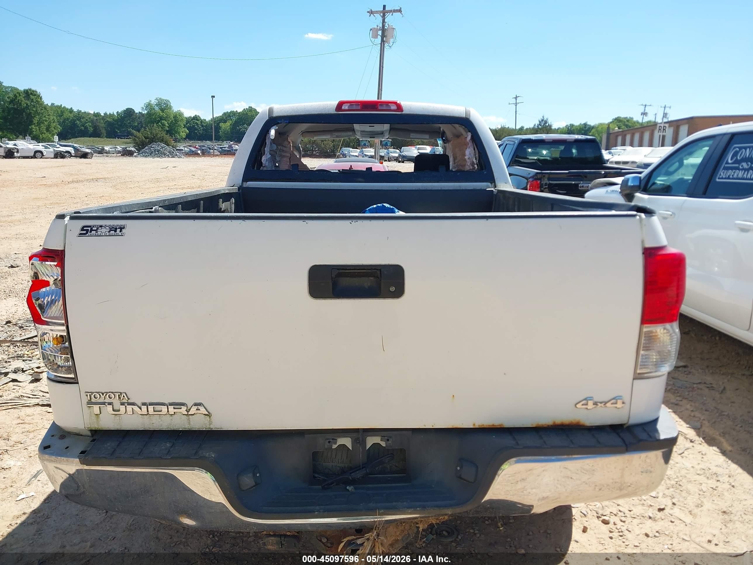 2010 Toyota Tundra Grade 4.6l V8 White vin: 5TFUM5F19AX002471
