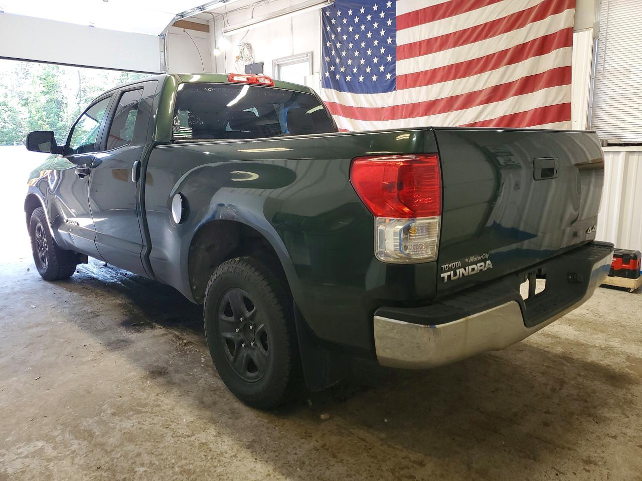 2010 Toyota Tundra Double Cab Sr5 Зеленый vin: 5TFUM5F19AX014460