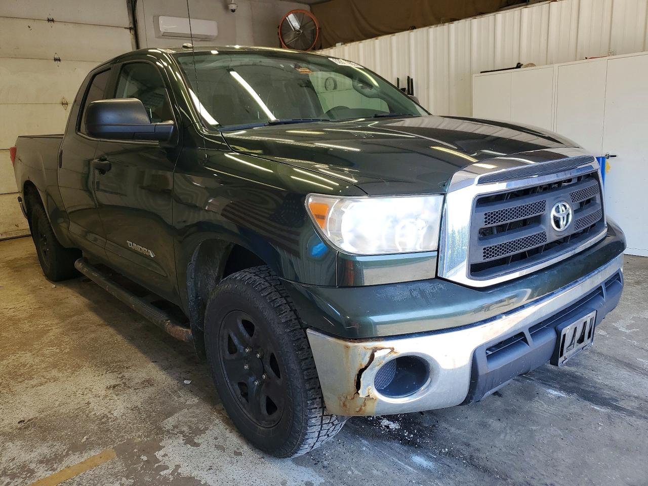 2010 Toyota Tundra Double Cab Sr5 Зеленый vin: 5TFUM5F19AX014460