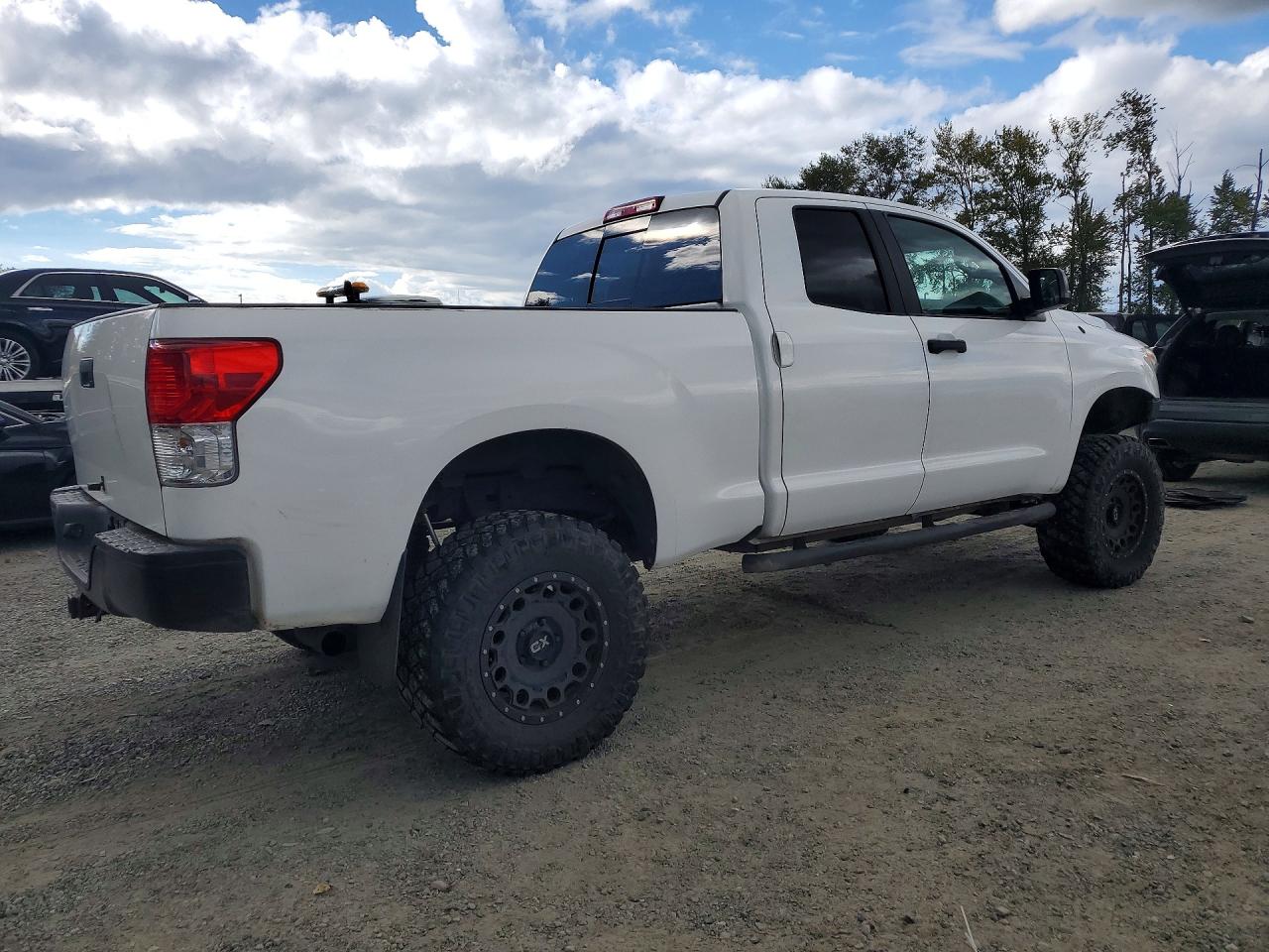2011 Toyota Tundra Double Cab Sr5 White vin: 5TFUM5F19BX019384