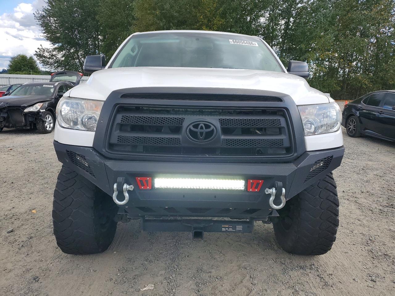 2011 Toyota Tundra Double Cab Sr5 White vin: 5TFUM5F19BX019384