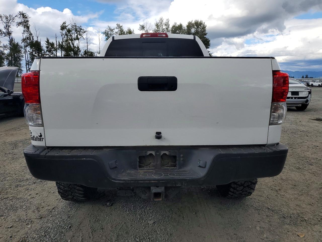2011 Toyota Tundra Double Cab Sr5 White vin: 5TFUM5F19BX019384
