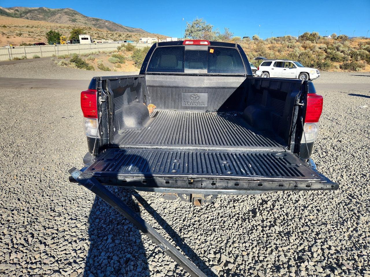 2011 Toyota Tundra Double Cab Sr5 Black vin: 5TFUM5F19BX026643