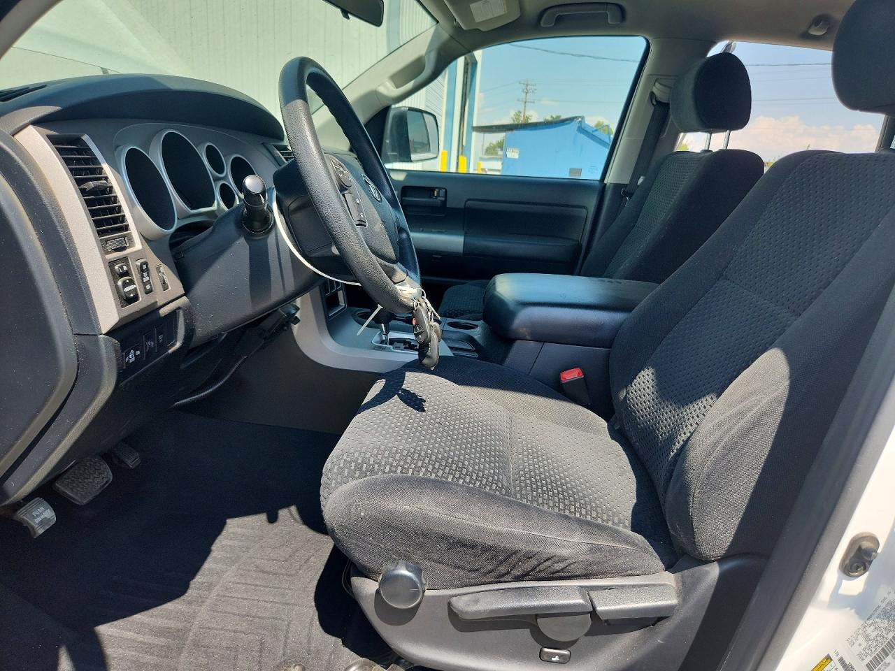 2012 Toyota Tundra Double Cab Sr5 White vin: 5TFUM5F19CX036185