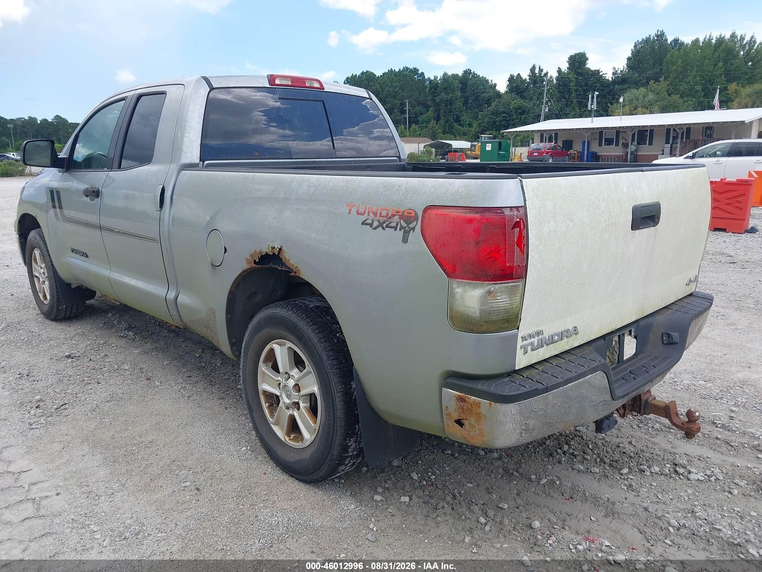 2011 Toyota Tundra Grade 4.6l V8 Silver vin: 5TFUM5F1XBX025579