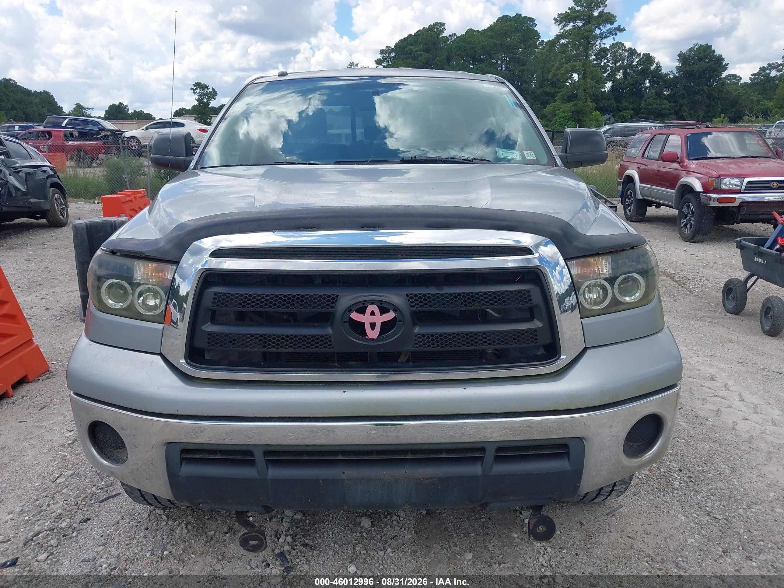 2011 Toyota Tundra Grade 4.6l V8 Silver vin: 5TFUM5F1XBX025579