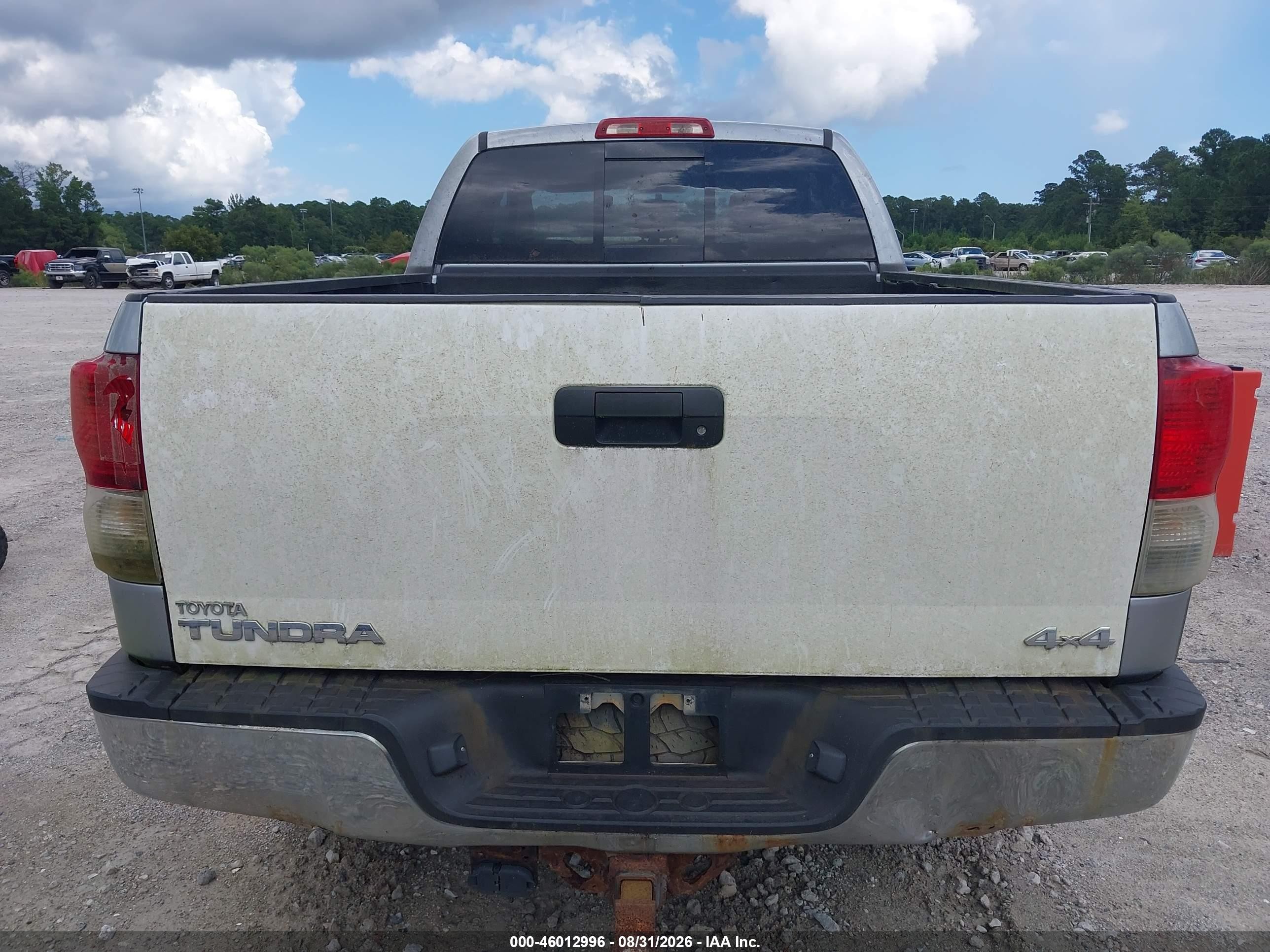 2011 Toyota Tundra Grade 4.6l V8 Silver vin: 5TFUM5F1XBX025579