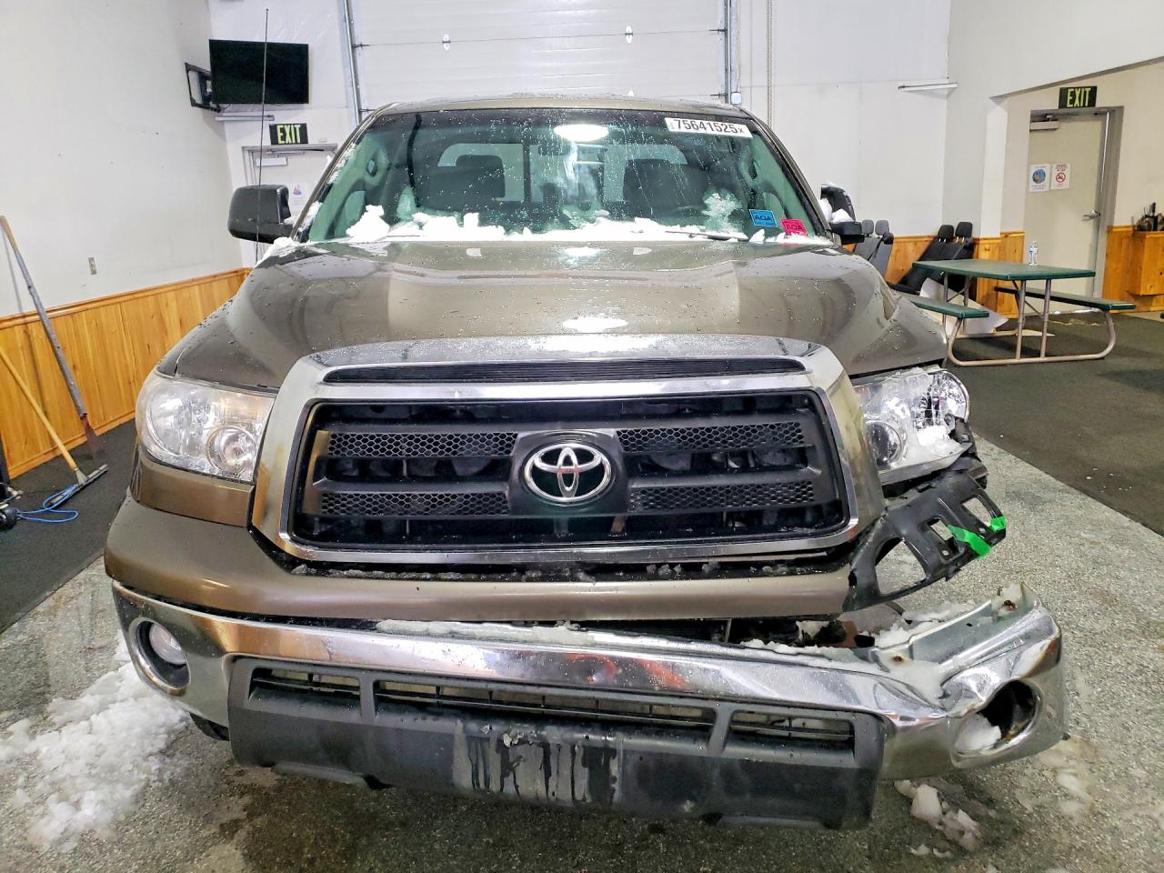 2012 Toyota Tundra Double Cab Sr5 Brown vin: 5TFUM5F1XCX029973