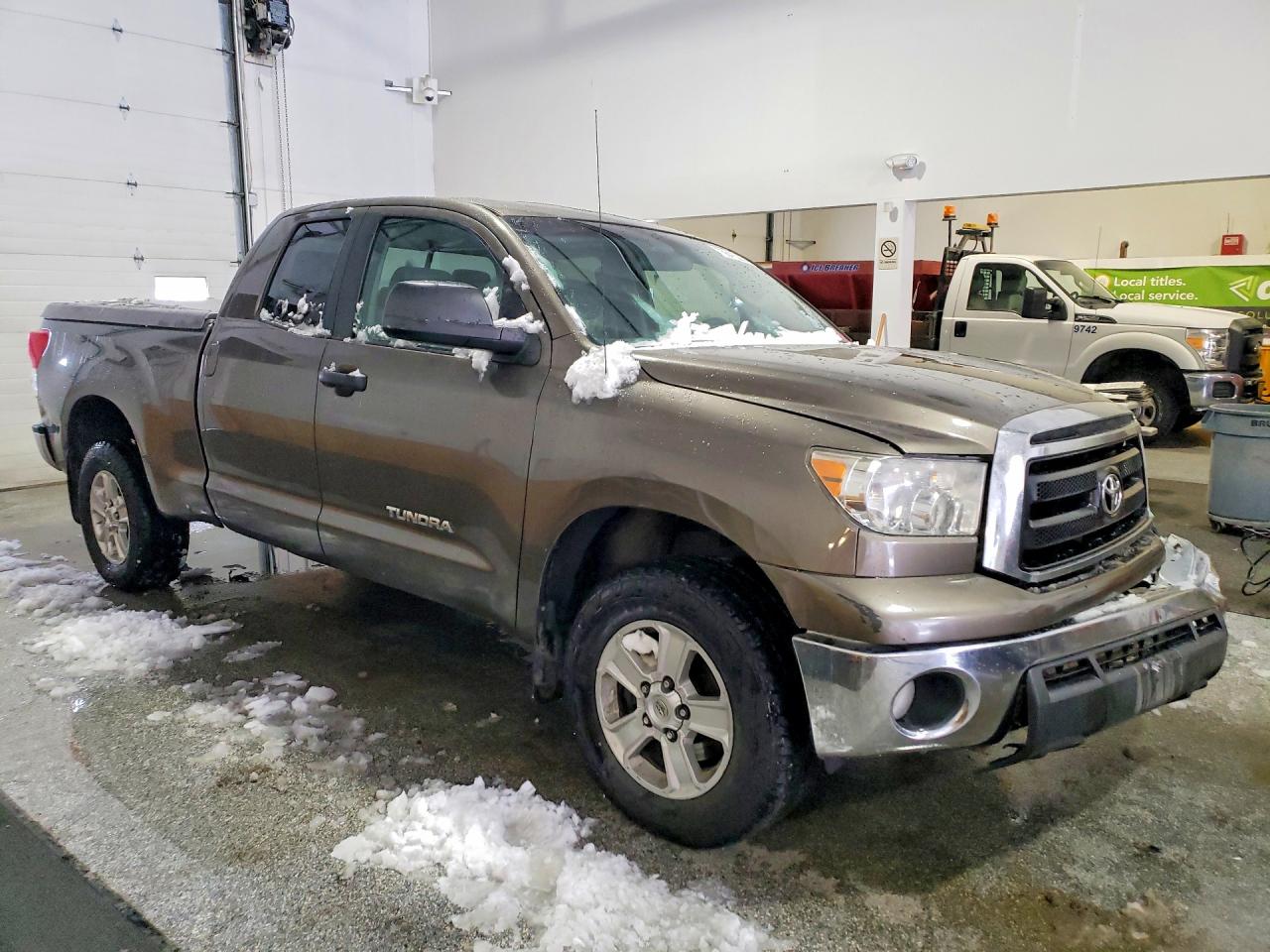 2012 Toyota Tundra Double Cab Sr5 Brown vin: 5TFUM5F1XCX029973