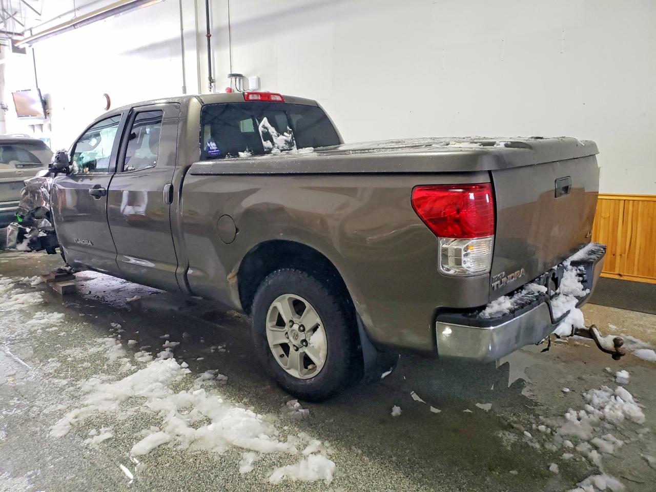 2012 Toyota Tundra Double Cab Sr5 Brown vin: 5TFUM5F1XCX029973