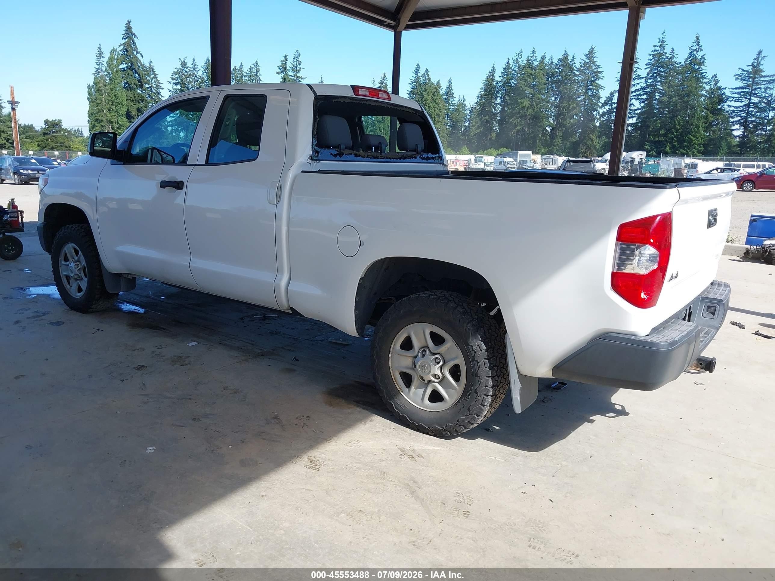 2015 Toyota Tundra Sr 4.6l V8 White vin: 5TFUM5F1XFX063853