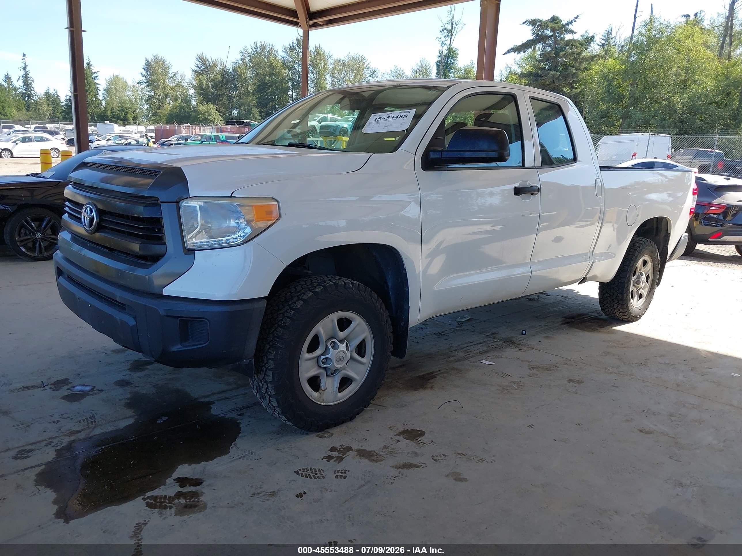 2015 Toyota Tundra Sr 4.6l V8 White vin: 5TFUM5F1XFX063853