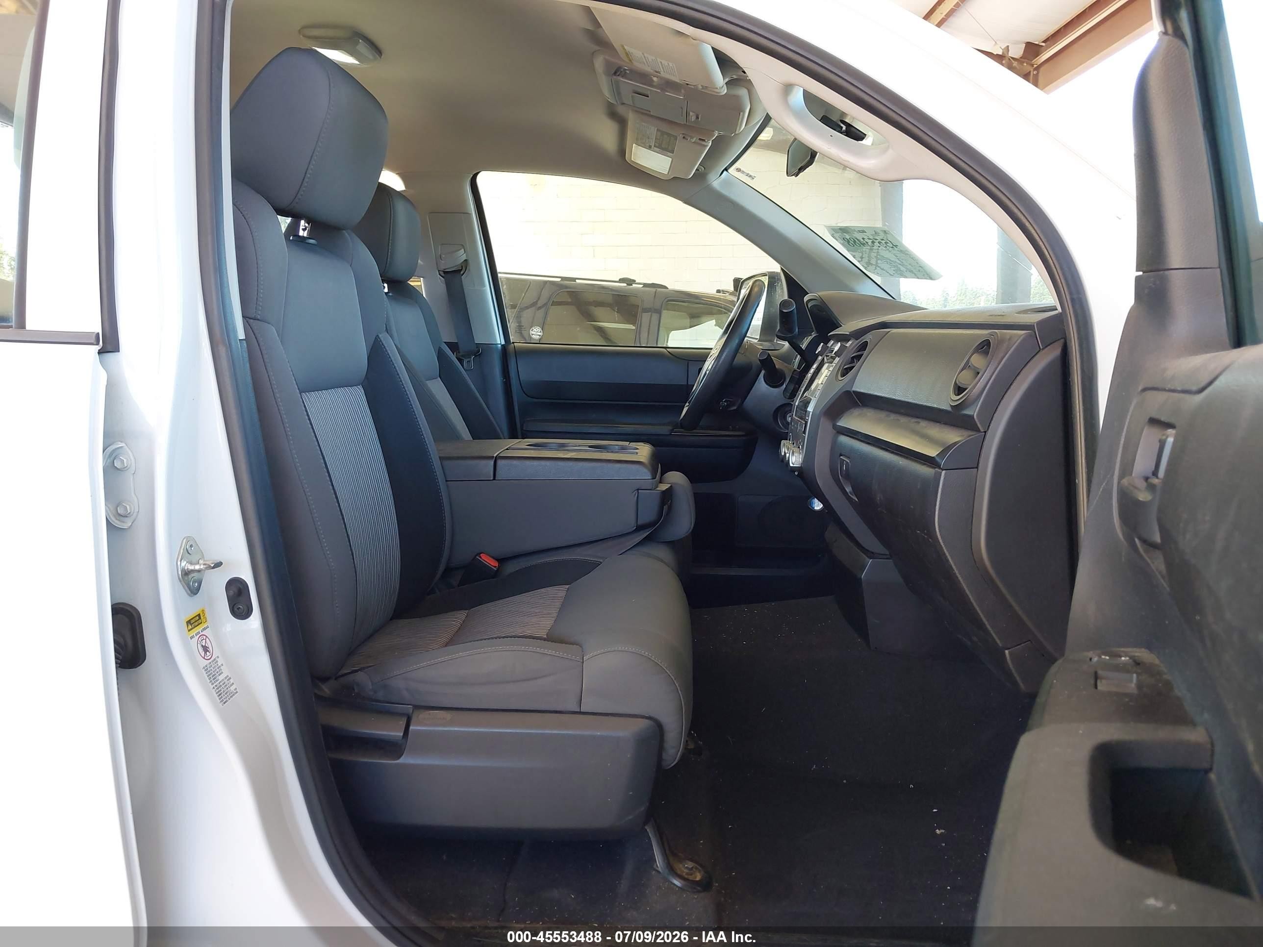 2015 Toyota Tundra Sr 4.6l V8 White vin: 5TFUM5F1XFX063853