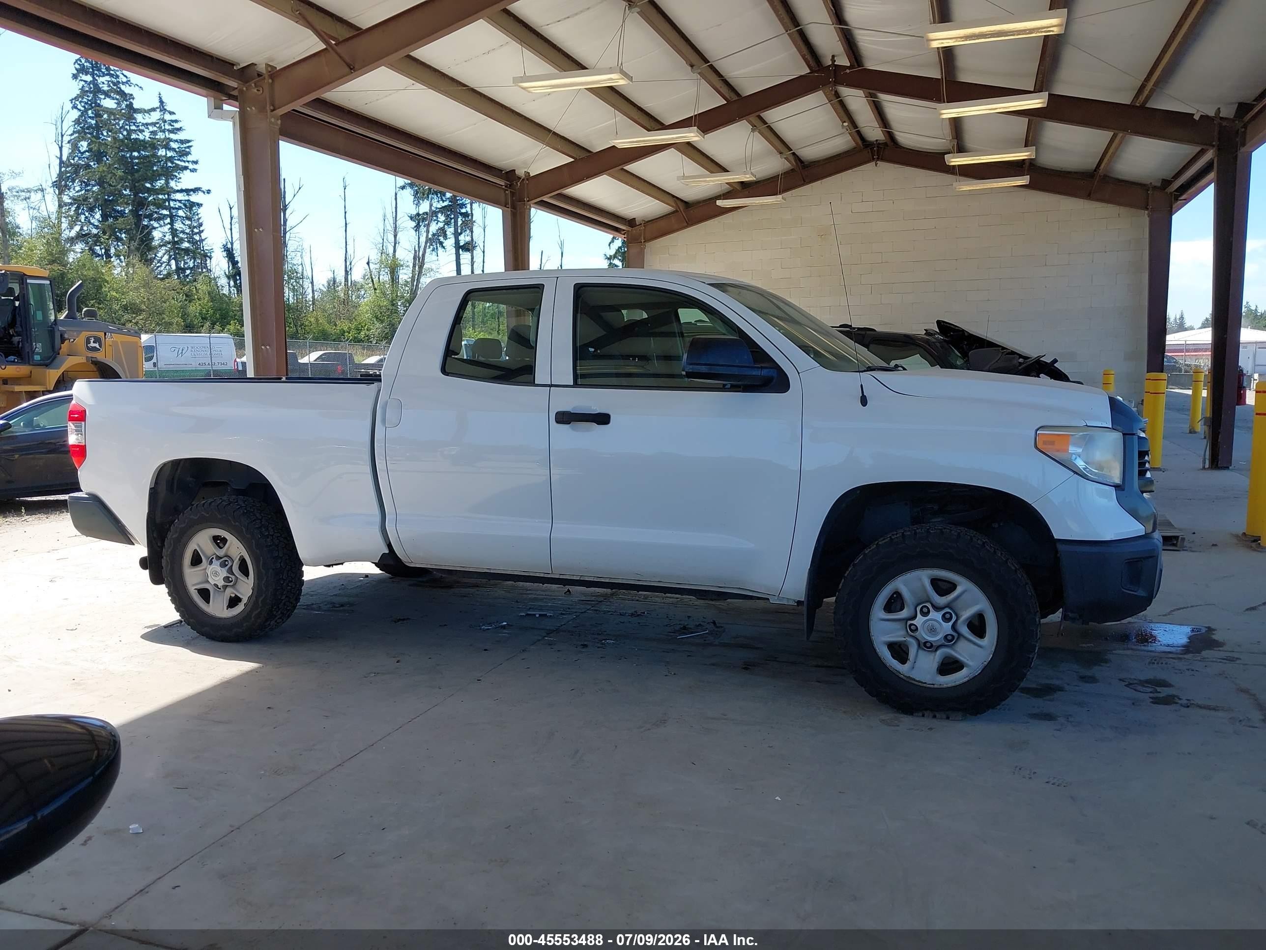 2015 Toyota Tundra Sr 4.6l V8 White vin: 5TFUM5F1XFX063853