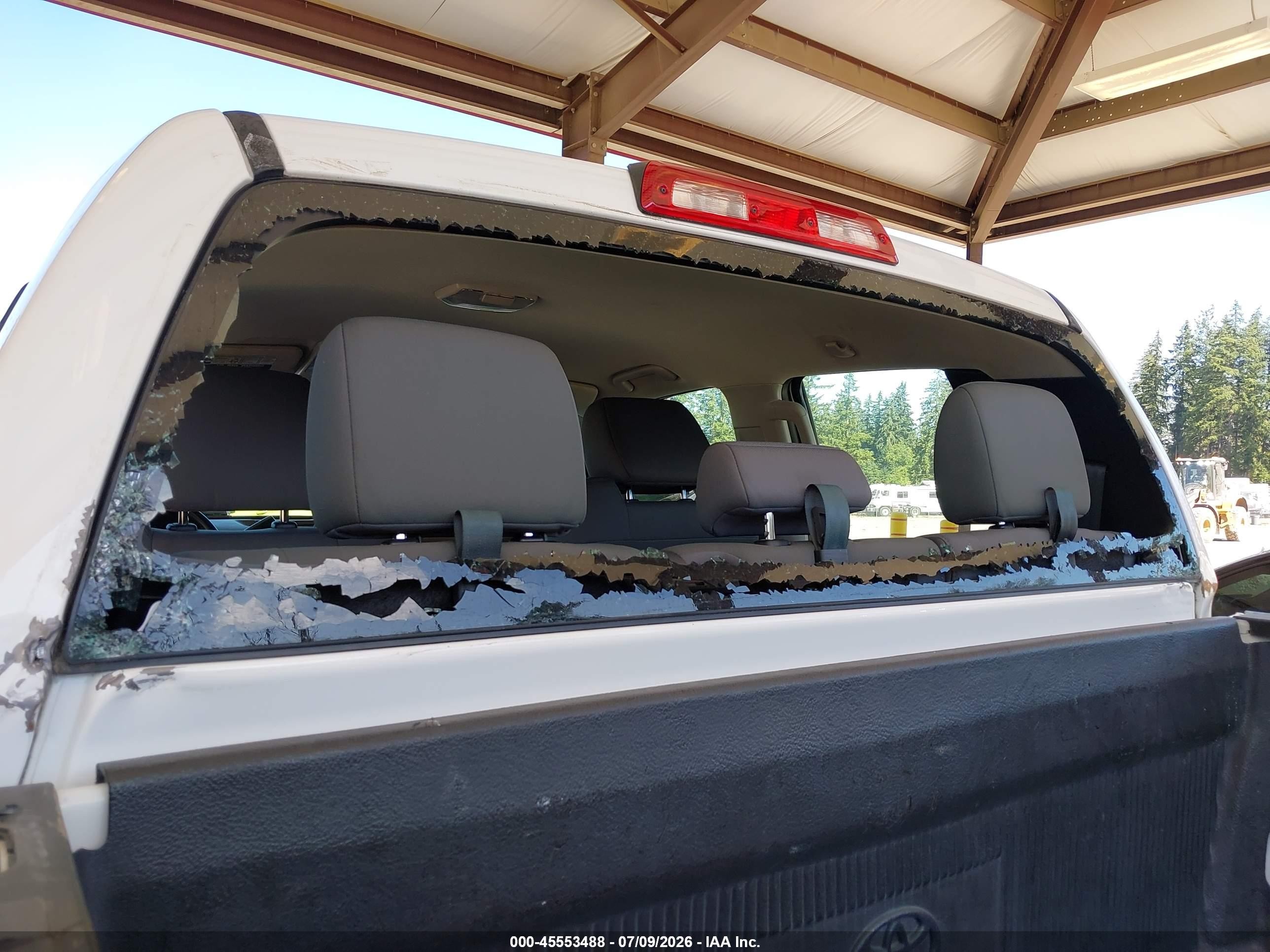 2015 Toyota Tundra Sr 4.6l V8 White vin: 5TFUM5F1XFX063853