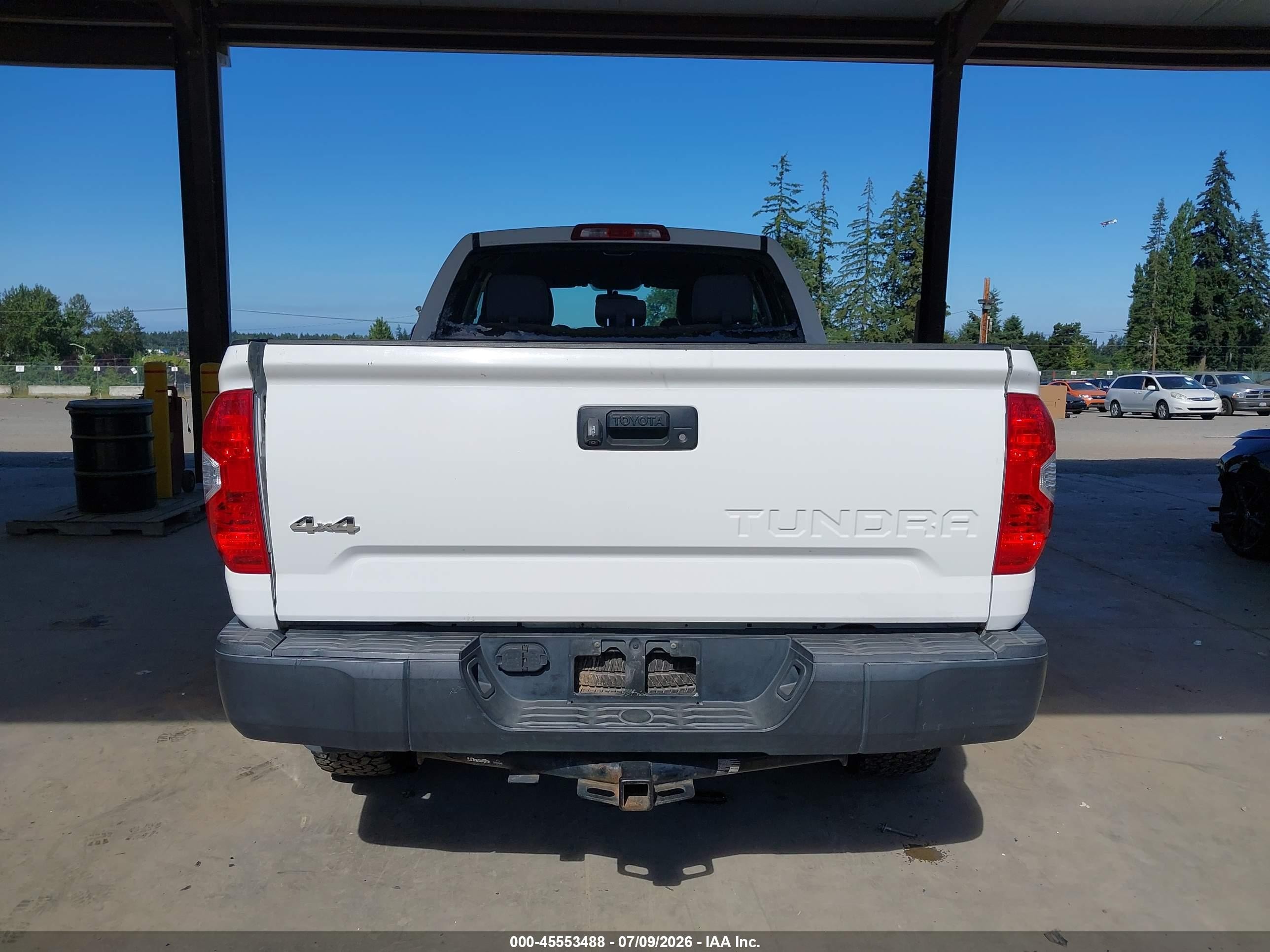 2015 Toyota Tundra Sr 4.6l V8 White vin: 5TFUM5F1XFX063853