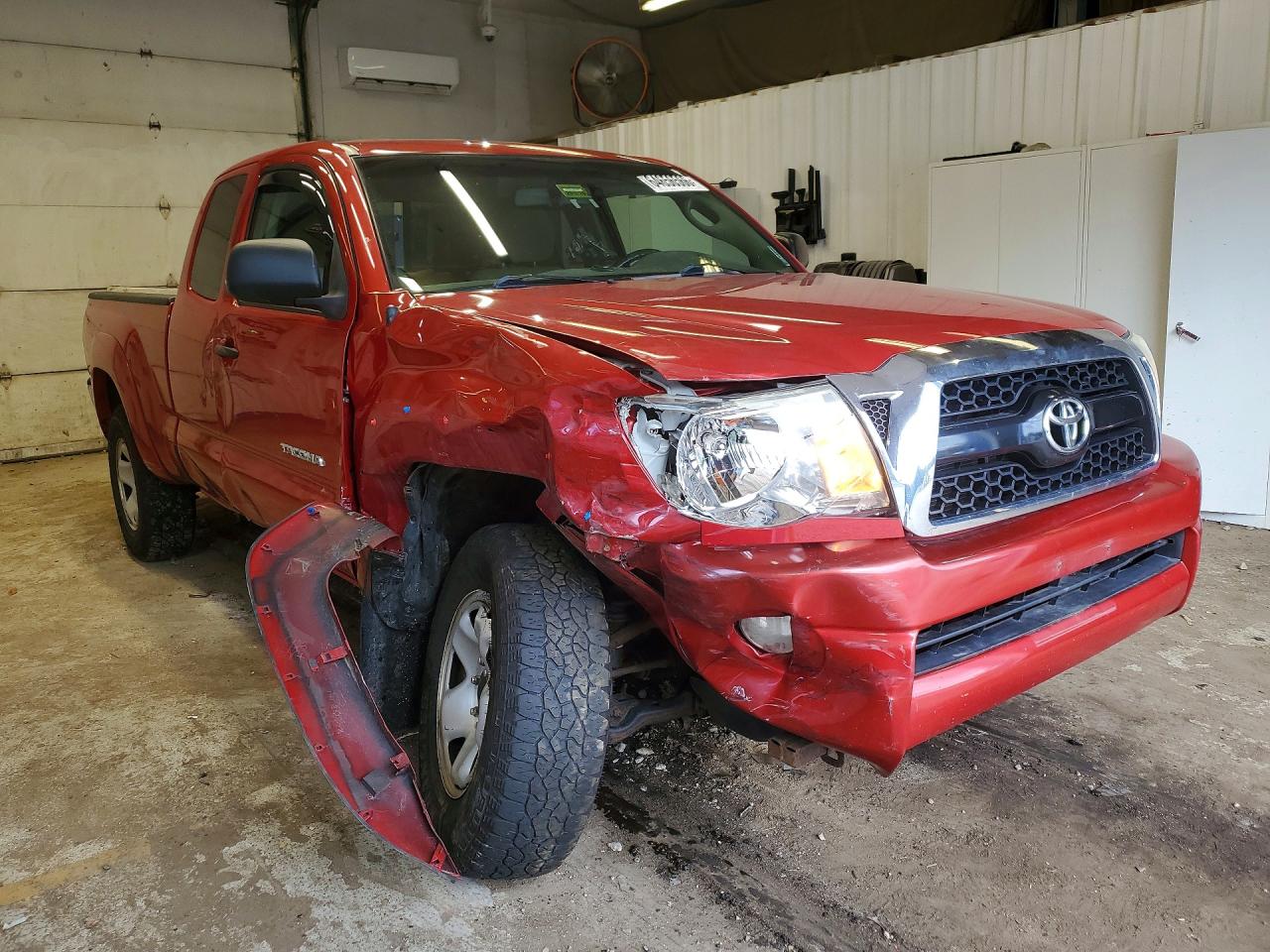 2011 Toyota Tacoma V6 Red vin: 5TFUU4EN0BX009096