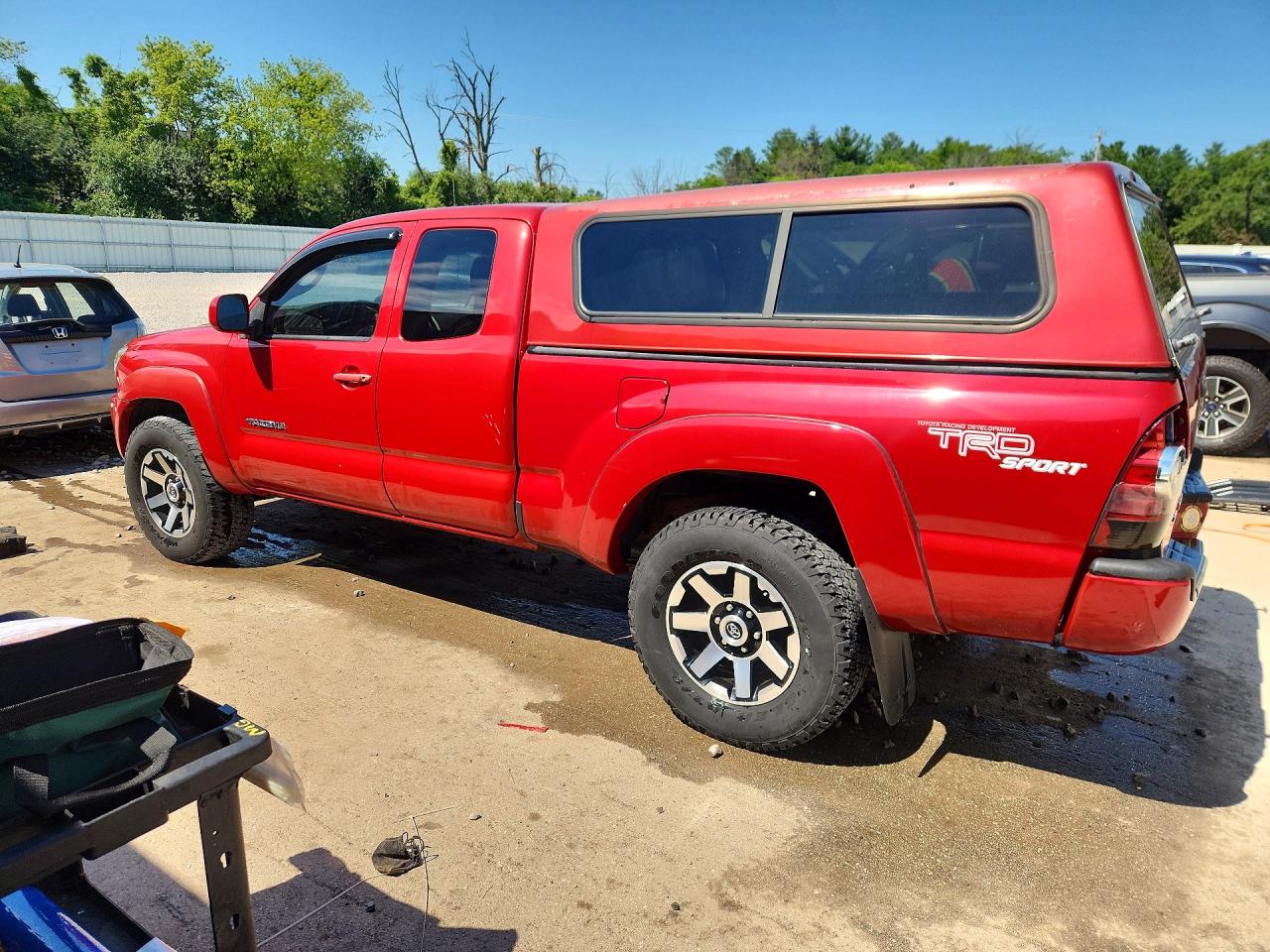 2011 Toyota Tacoma Access Cab Red vin: 5TFUU4EN0BX009535