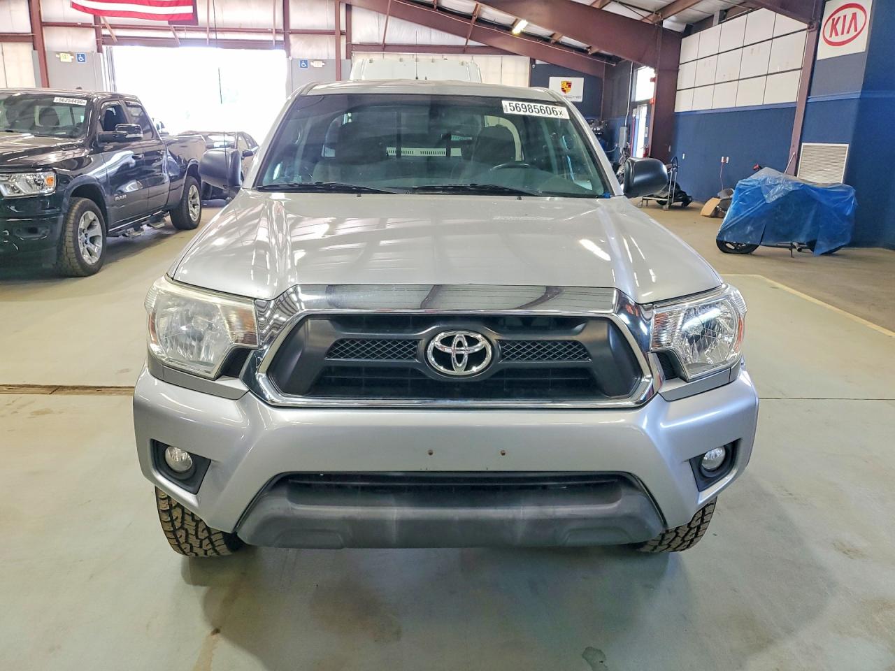 2014 Toyota Tacoma V6 Silver vin: 5TFUU4EN0EX106609