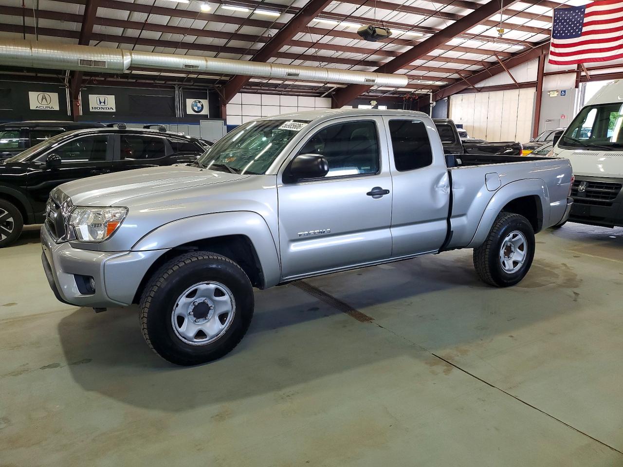 2014 Toyota Tacoma V6 Silver vin: 5TFUU4EN0EX106609
