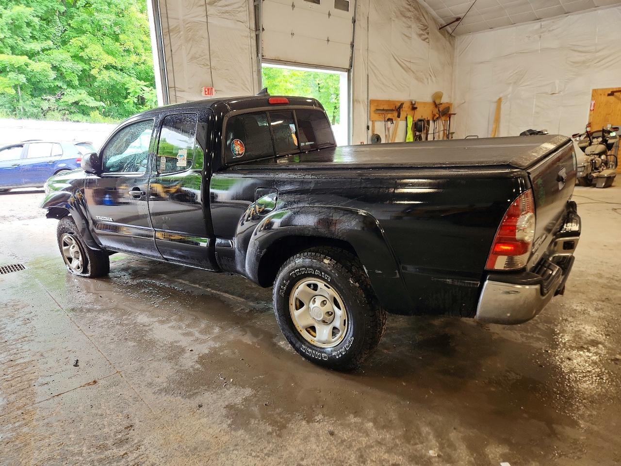 2015 Toyota Tacoma V6 Черный vin: 5TFUU4EN0FX116171