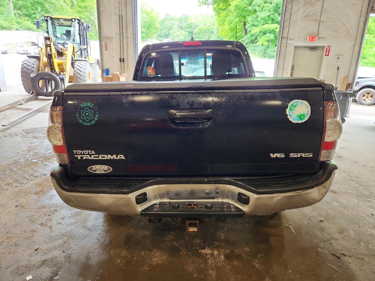 2015 Toyota Tacoma V6 Черный vin: 5TFUU4EN0FX116171