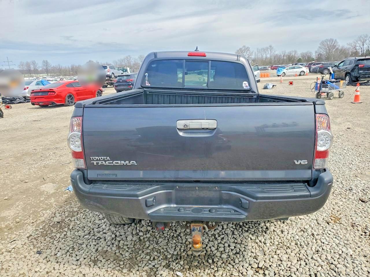 2015 Toyota Tacoma V6 Gray vin: 5TFUU4EN0FX132743