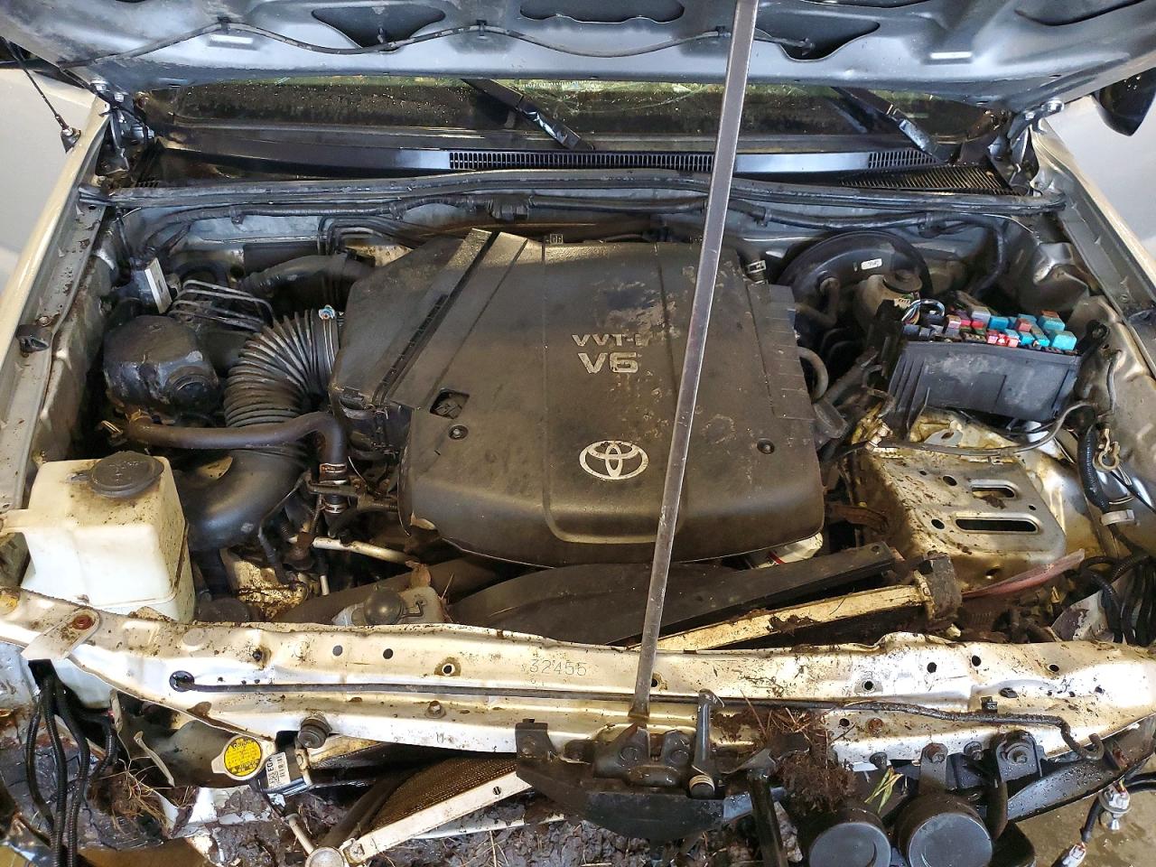 2012 Toyota Tacoma V6 Silver vin: 5TFUU4EN1CX043887