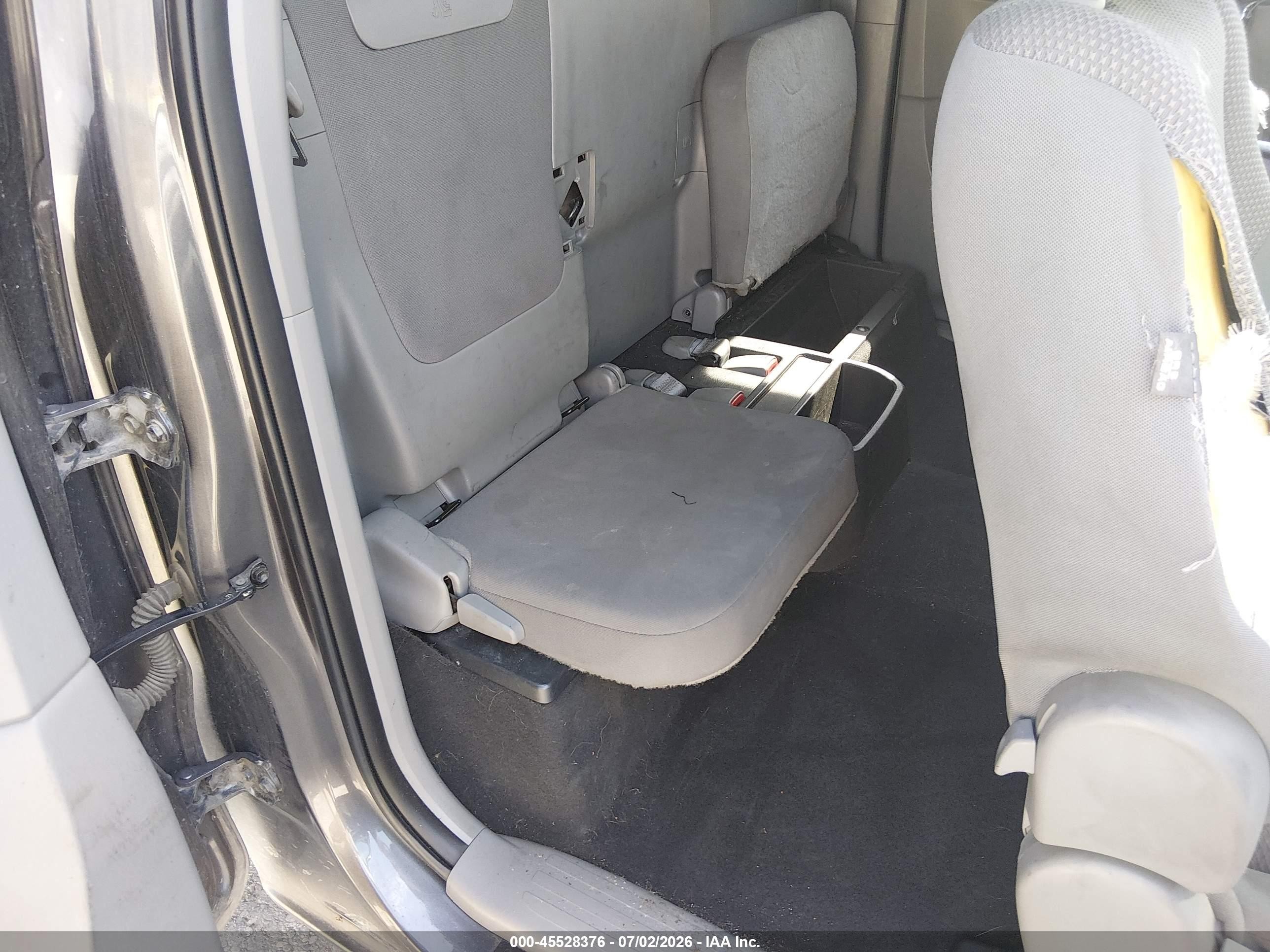 2015 Toyota Tacoma Base V6 Gray vin: 5TFUU4EN1FX113201