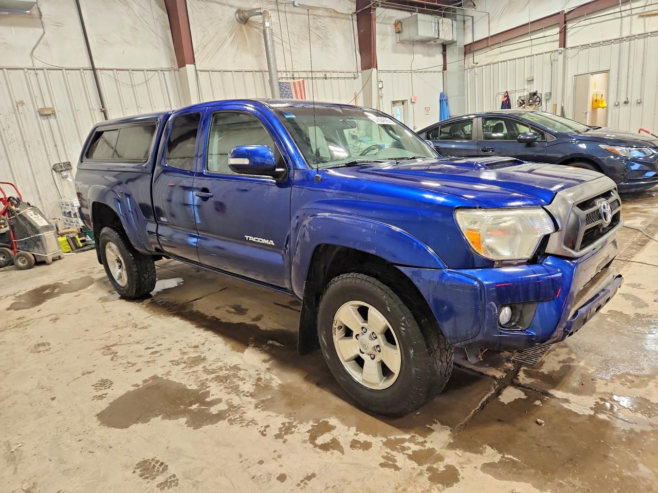 2015 Toyota Tacoma V6 Blue vin: 5TFUU4EN1FX125624