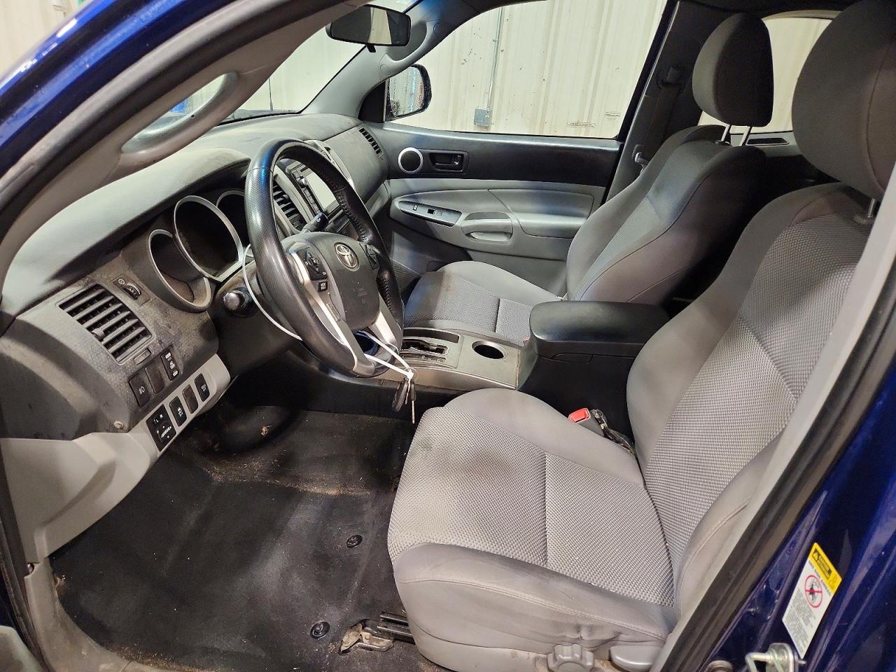 2015 Toyota Tacoma V6 Blue vin: 5TFUU4EN1FX125624