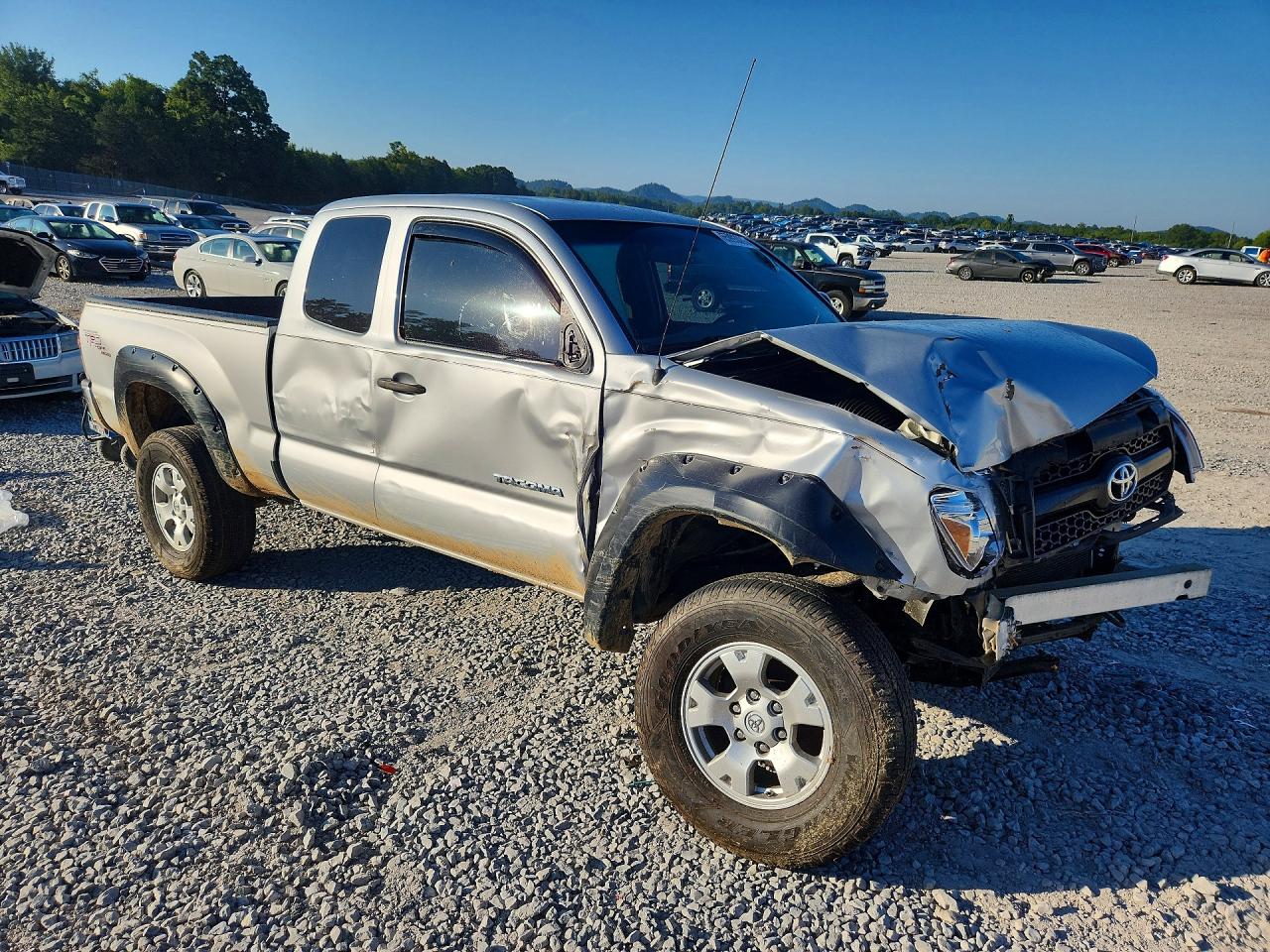 2011 Toyota Tacoma V6 Silver vin: 5TFUU4EN2BX018088