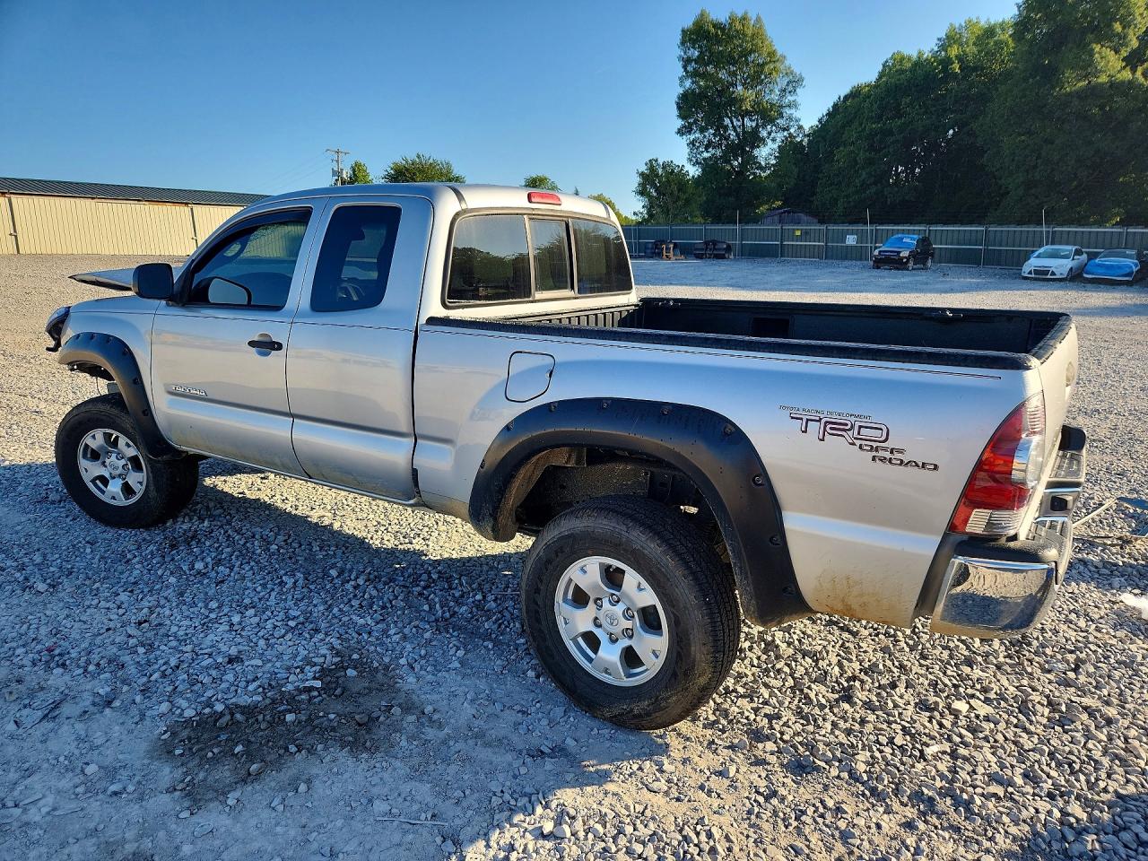 2011 Toyota Tacoma V6 Silver vin: 5TFUU4EN2BX018088