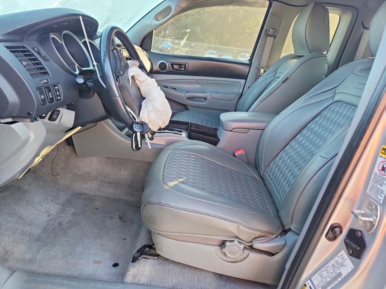 2011 Toyota Tacoma V6 Silver vin: 5TFUU4EN2BX018088