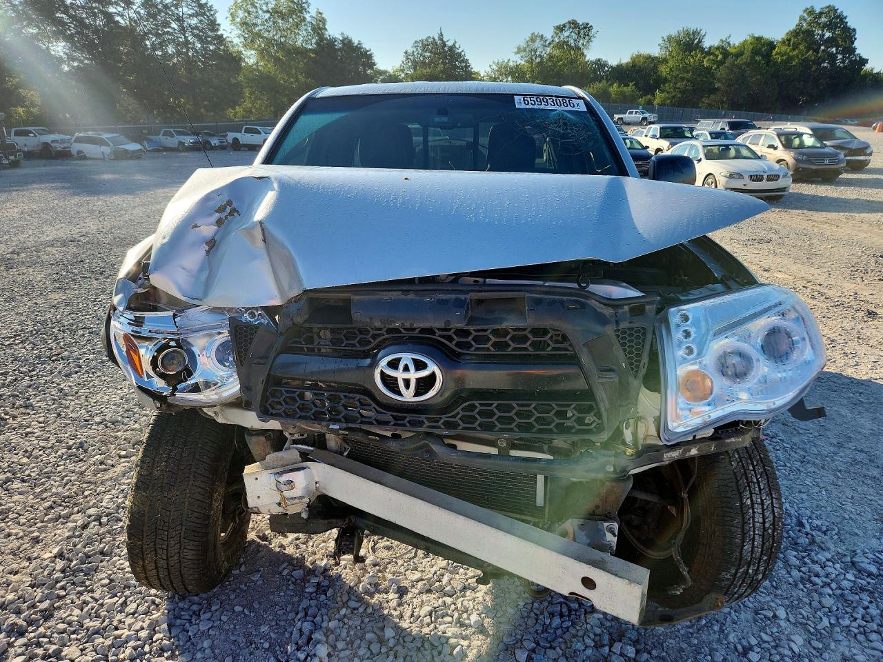 2011 Toyota Tacoma V6 Silver vin: 5TFUU4EN2BX018088