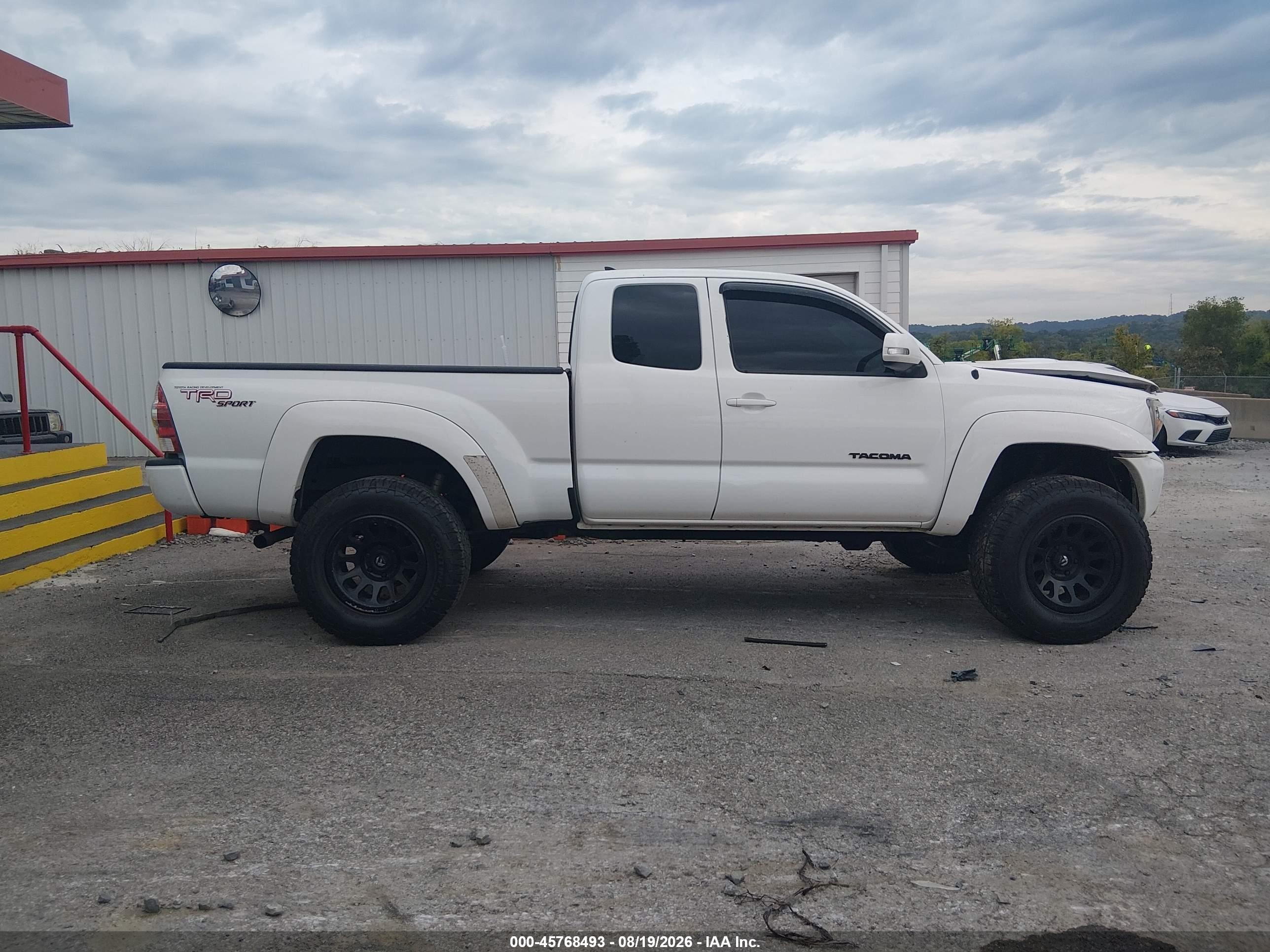 2012 Toyota Tacoma   White vin: 5TFUU4EN2CX037497